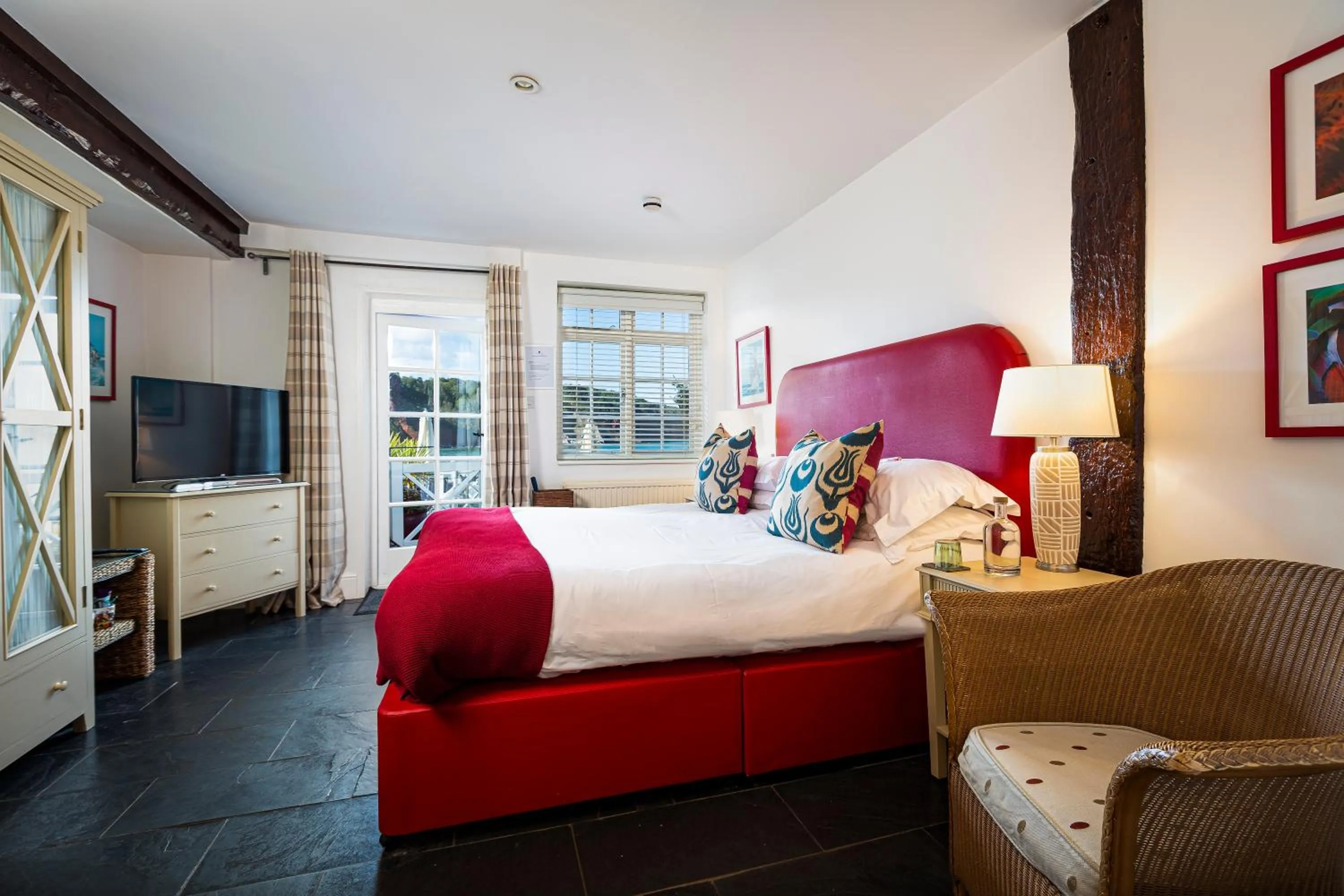 Bed in Cary Arms & Spa