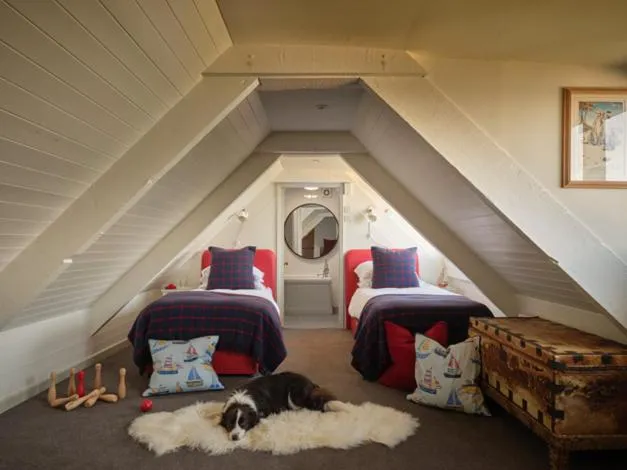 Bed in Cary Arms & Spa