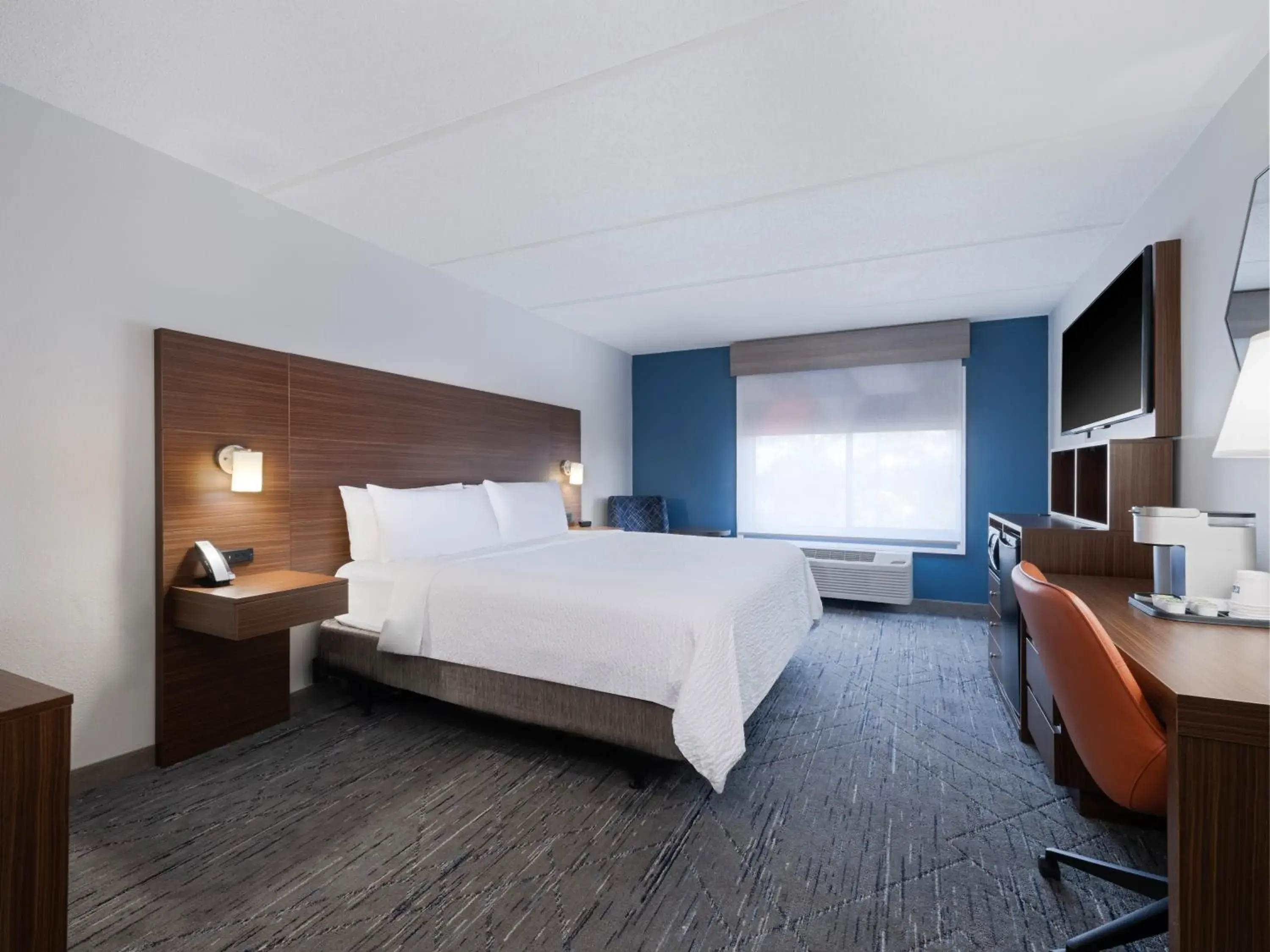 Bed in Holiday Inn Express & Suites Augusta West - Ft Gordon Area by IHG Bed in Holiday Inn Express & Suites Augusta West - Ft Gordon Area by IHG