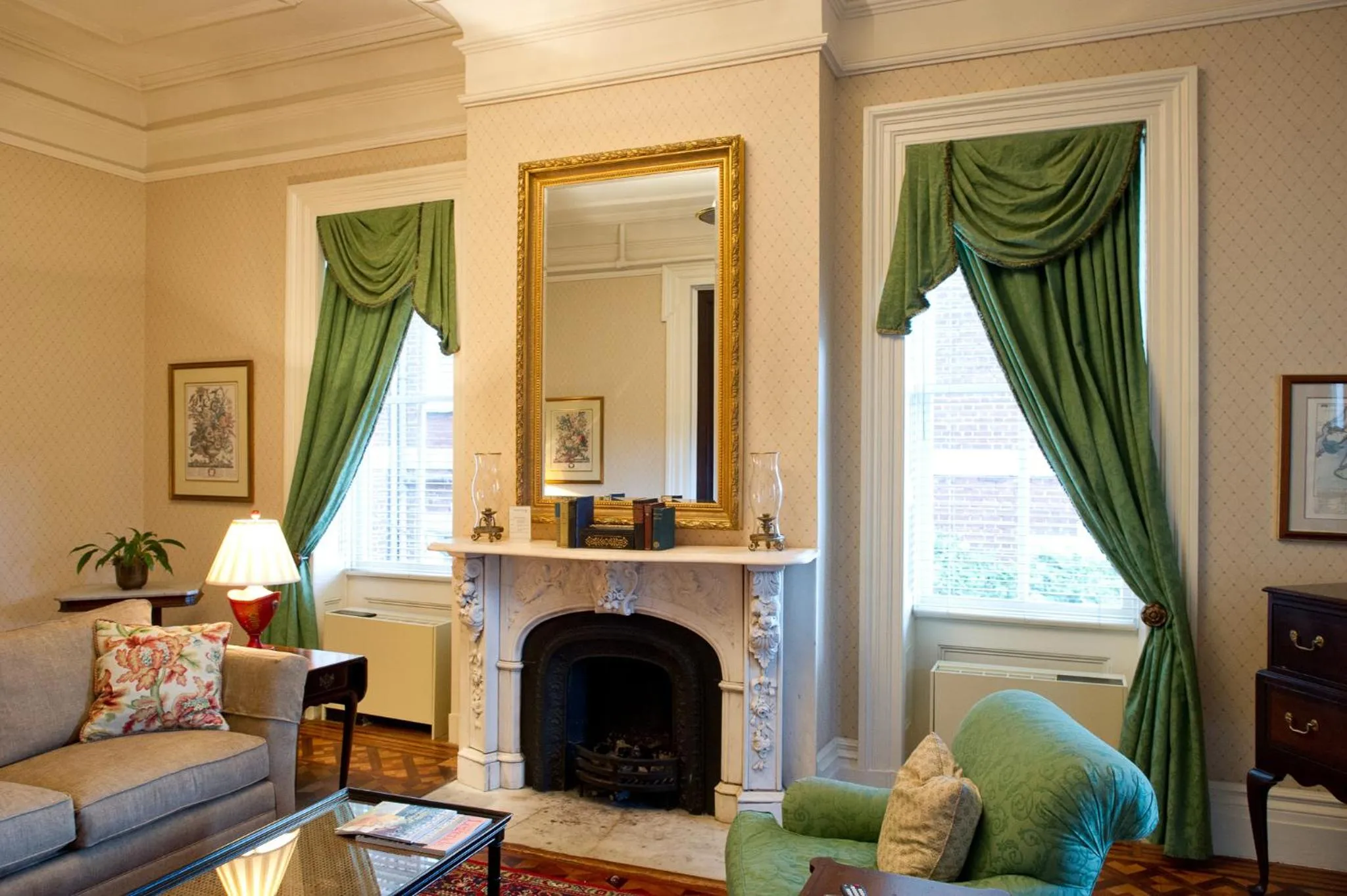 Seating area in John Rutledge House Inn