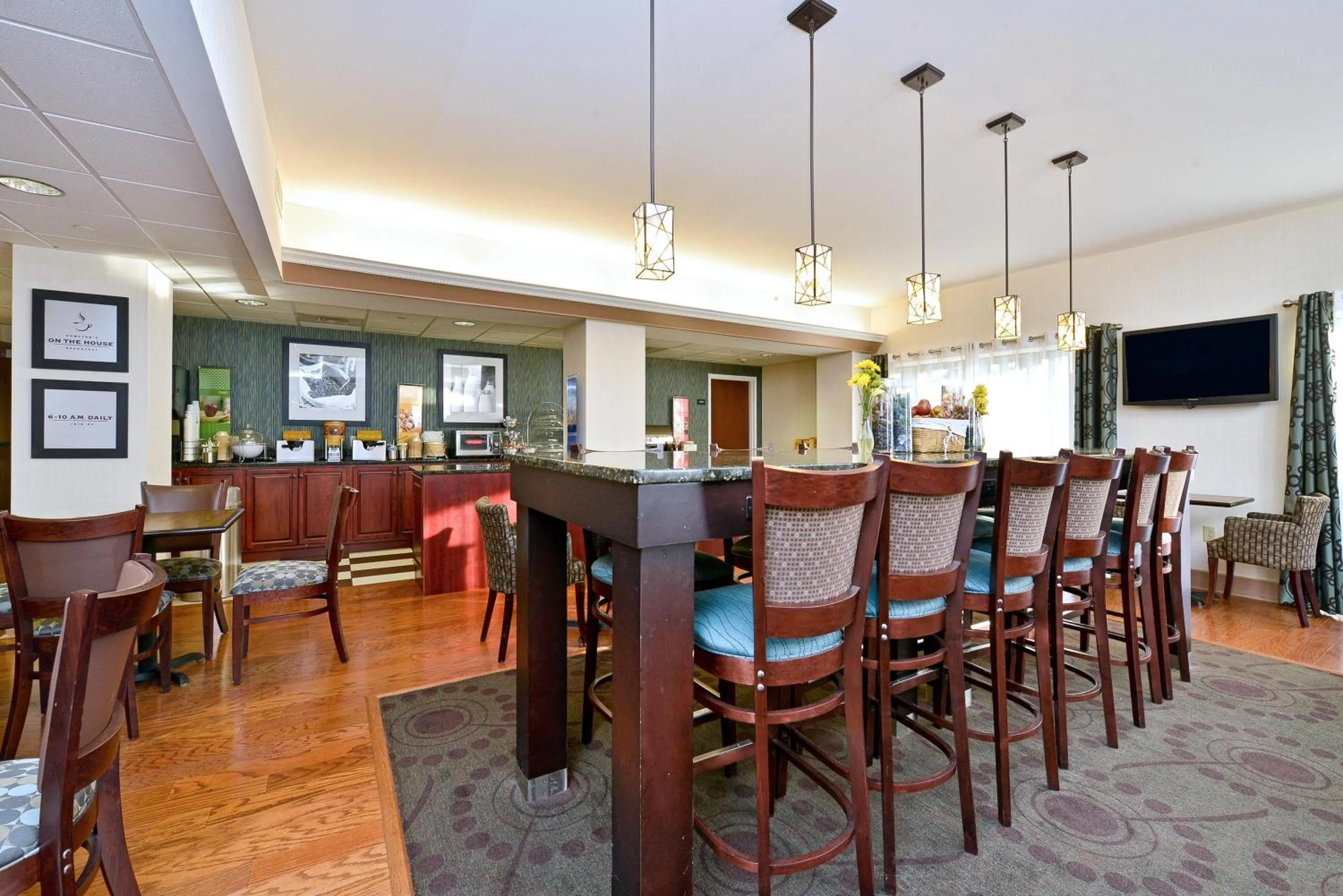 Breakfast in Comfort Inn Saco - Old Orchard Beach