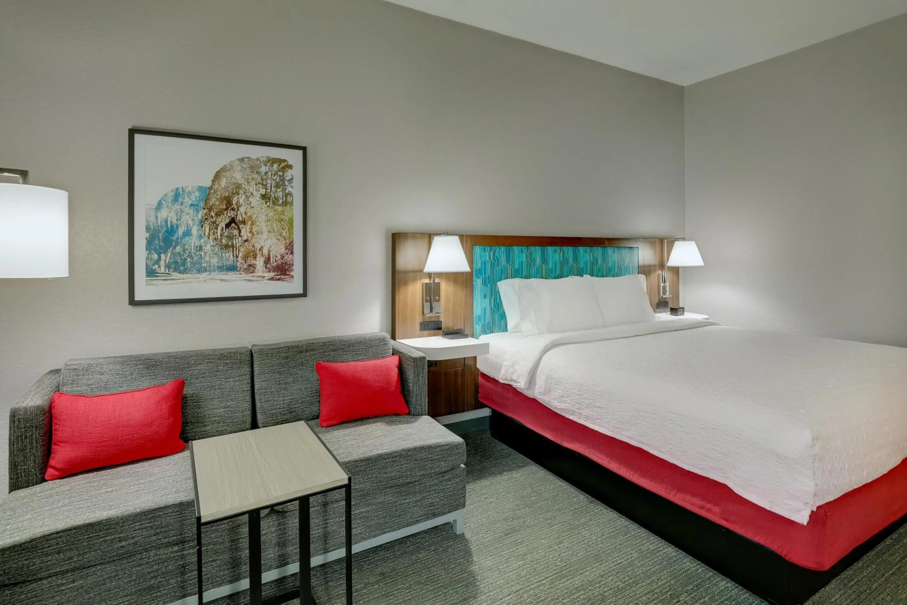 Living room, Bed in Hampton Inn Beaufort