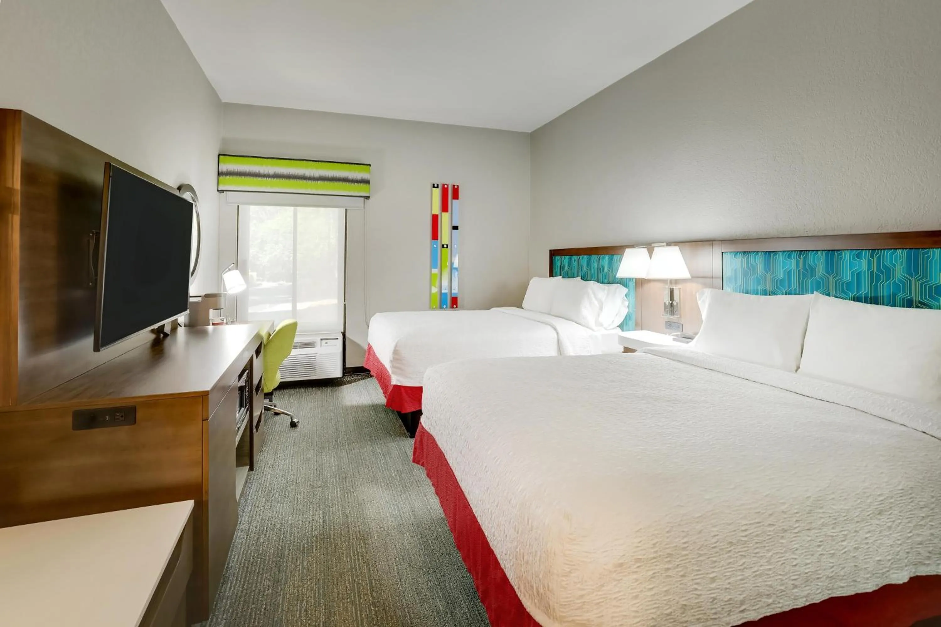 Bed in Hampton Inn Beaufort