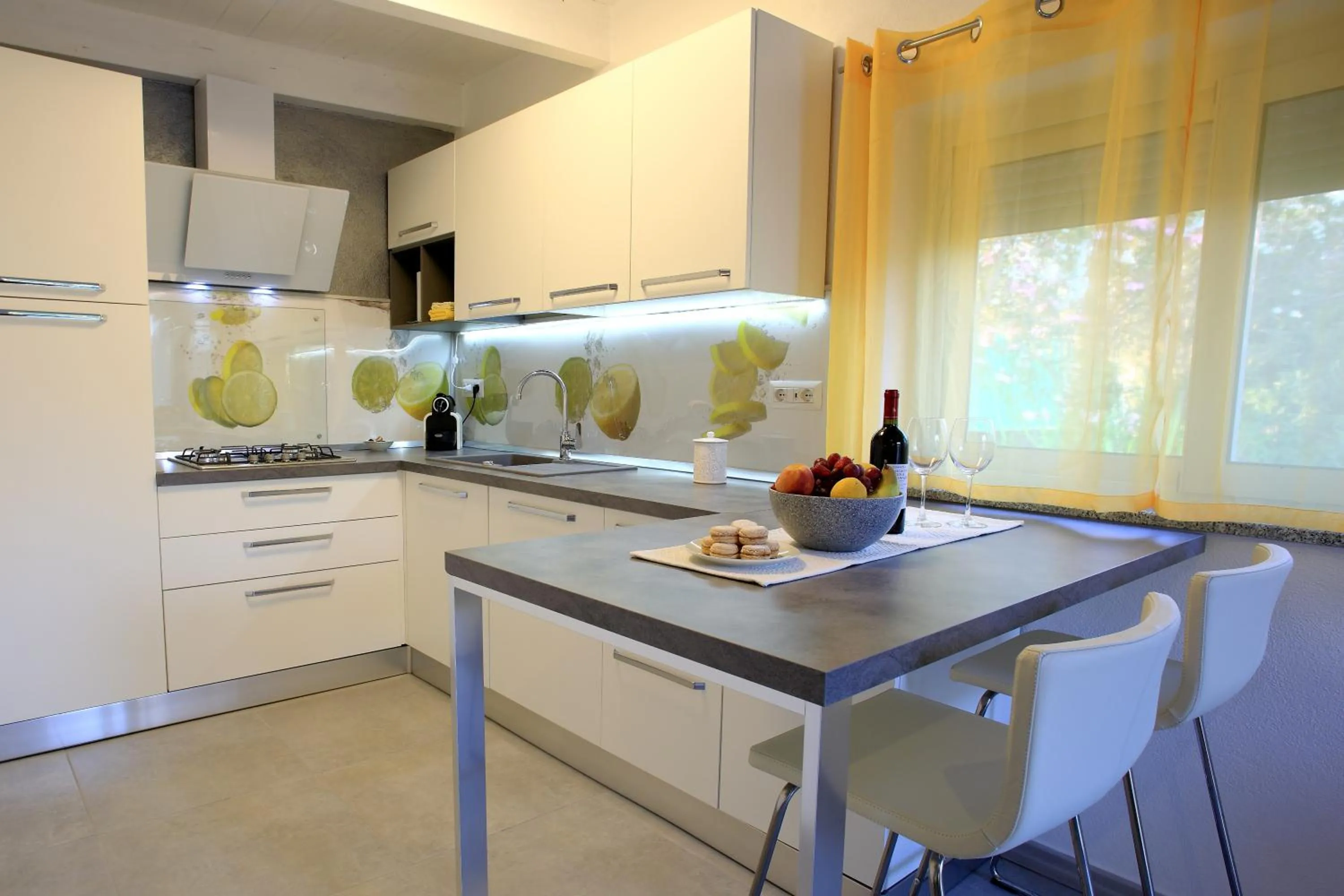 Kitchen or kitchenette in Casa del Sole Irgoli - BIKERS HOME