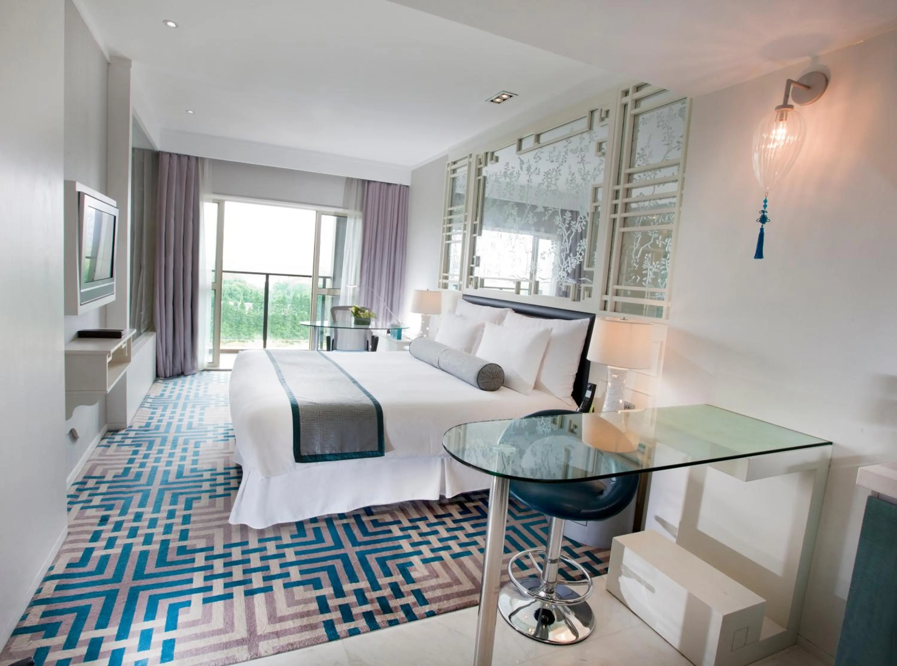 Photo of the whole room, Bed in Dorsett Shanghai