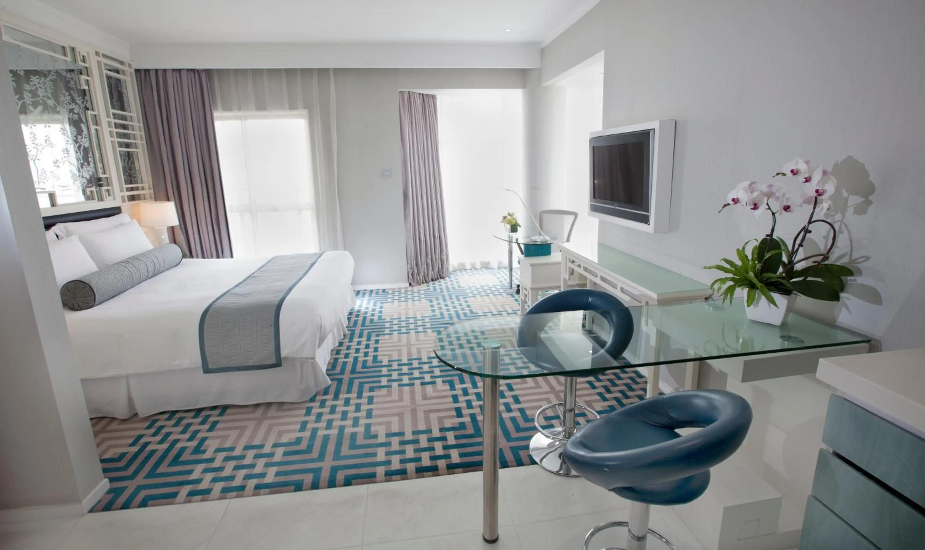 Photo of the whole room, Bed in Dorsett Shanghai