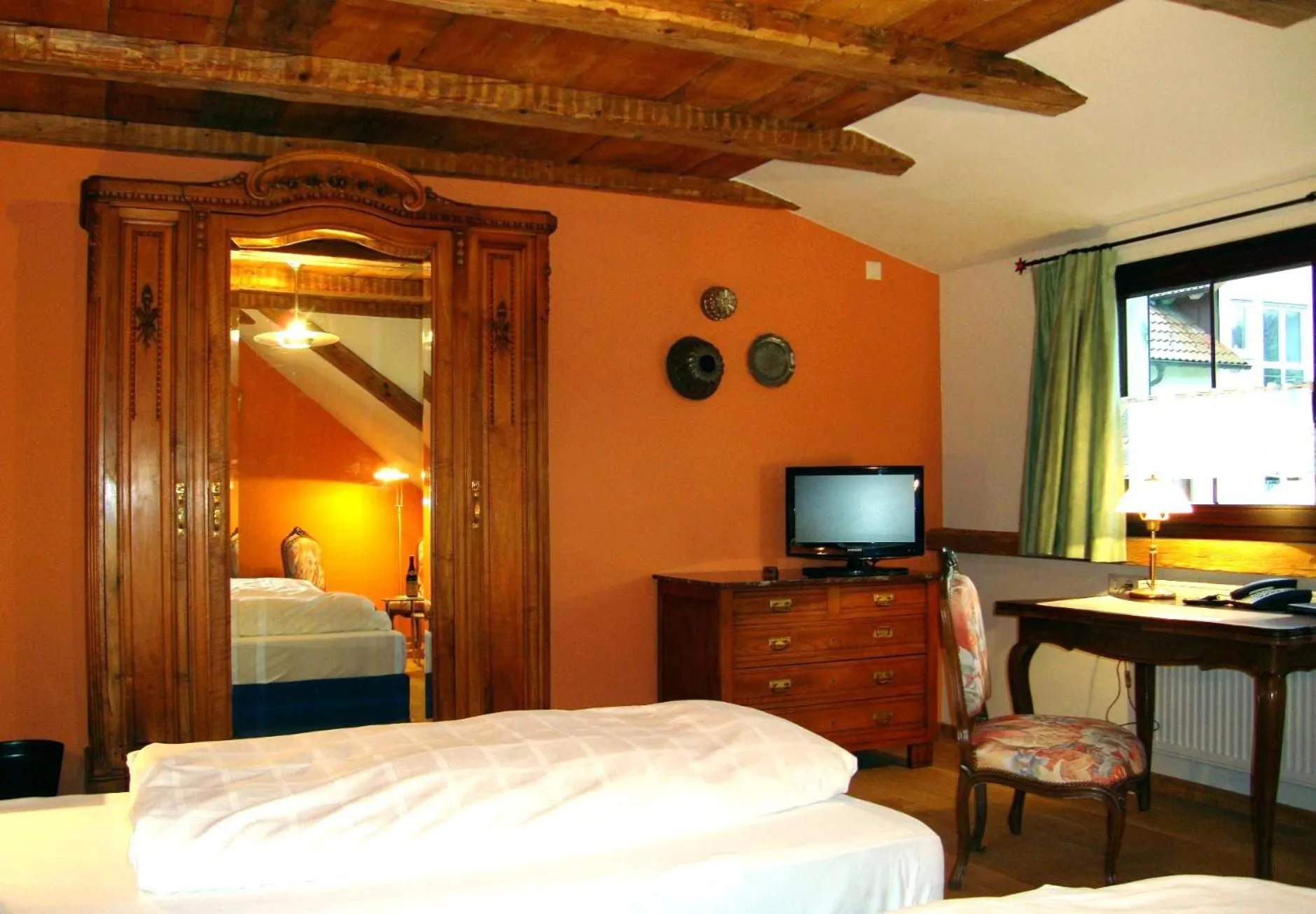 Bed in Historisches Genusshotel Löwen