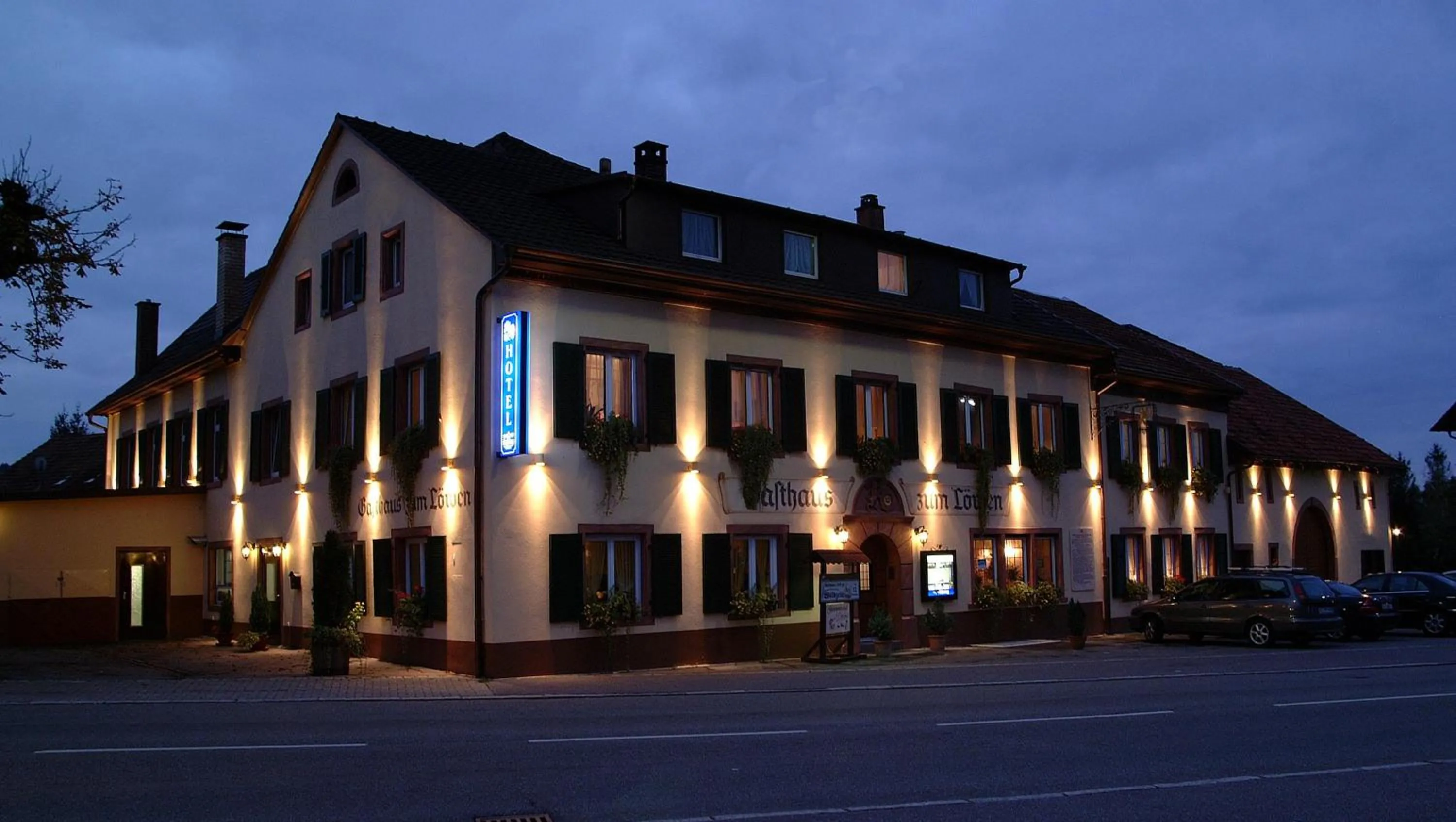 Property building in Historisches Genusshotel Löwen