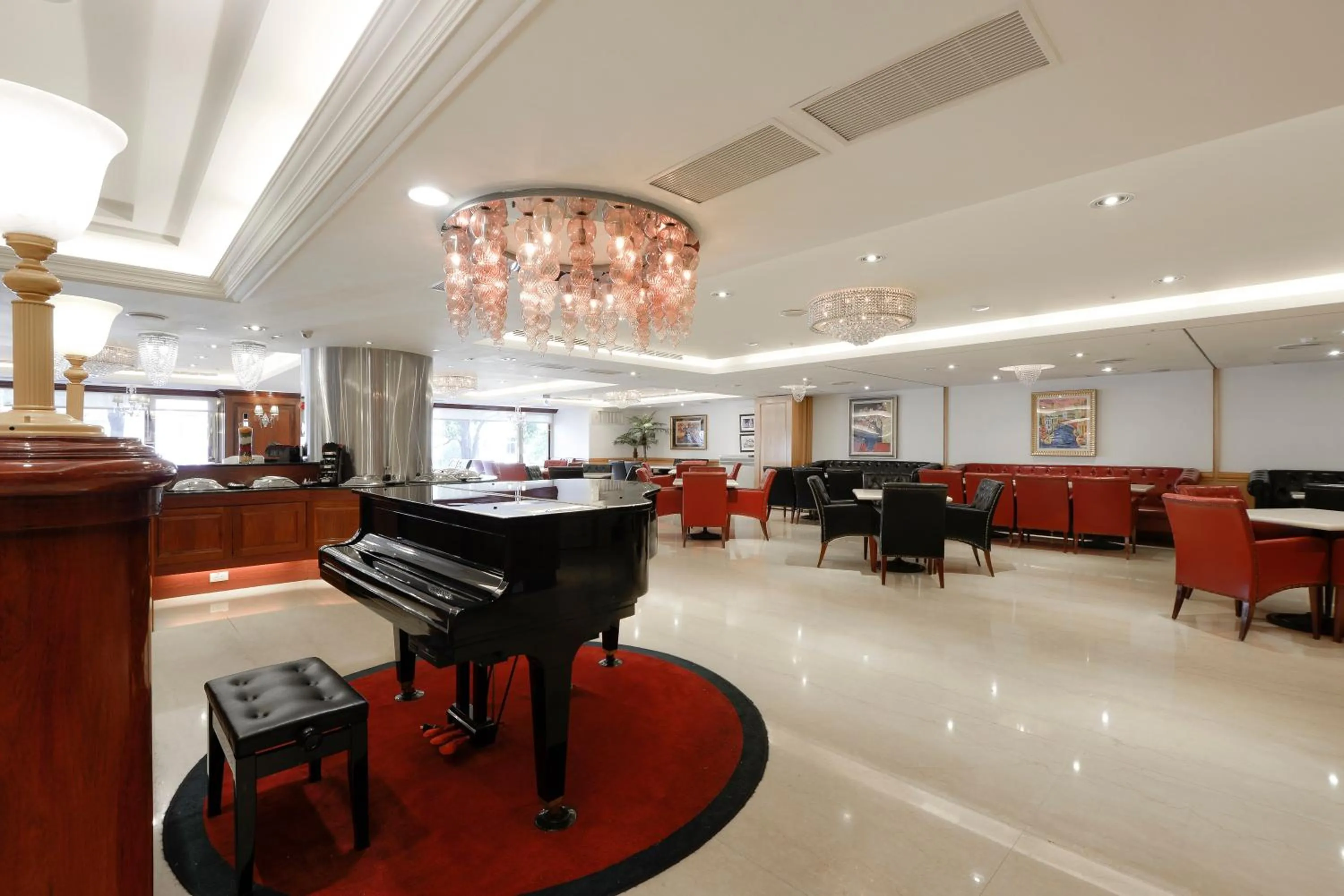 Restaurant/places to eat in Hotel Sunshine