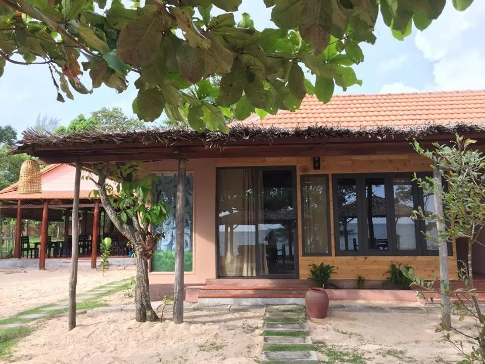 Gold Sand Beach Bungalow