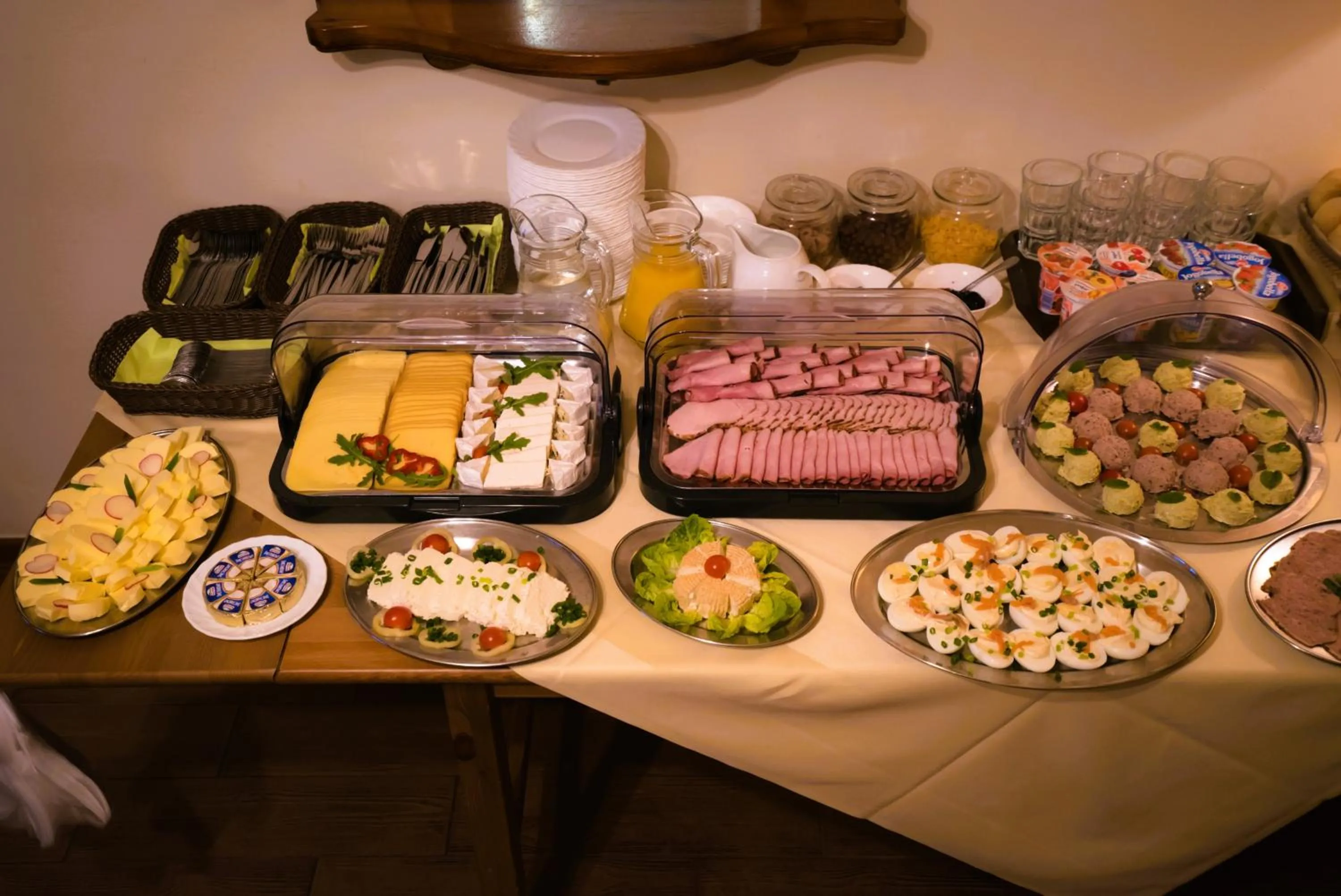 Buffet breakfast in Pensjonat Jeleni Róg