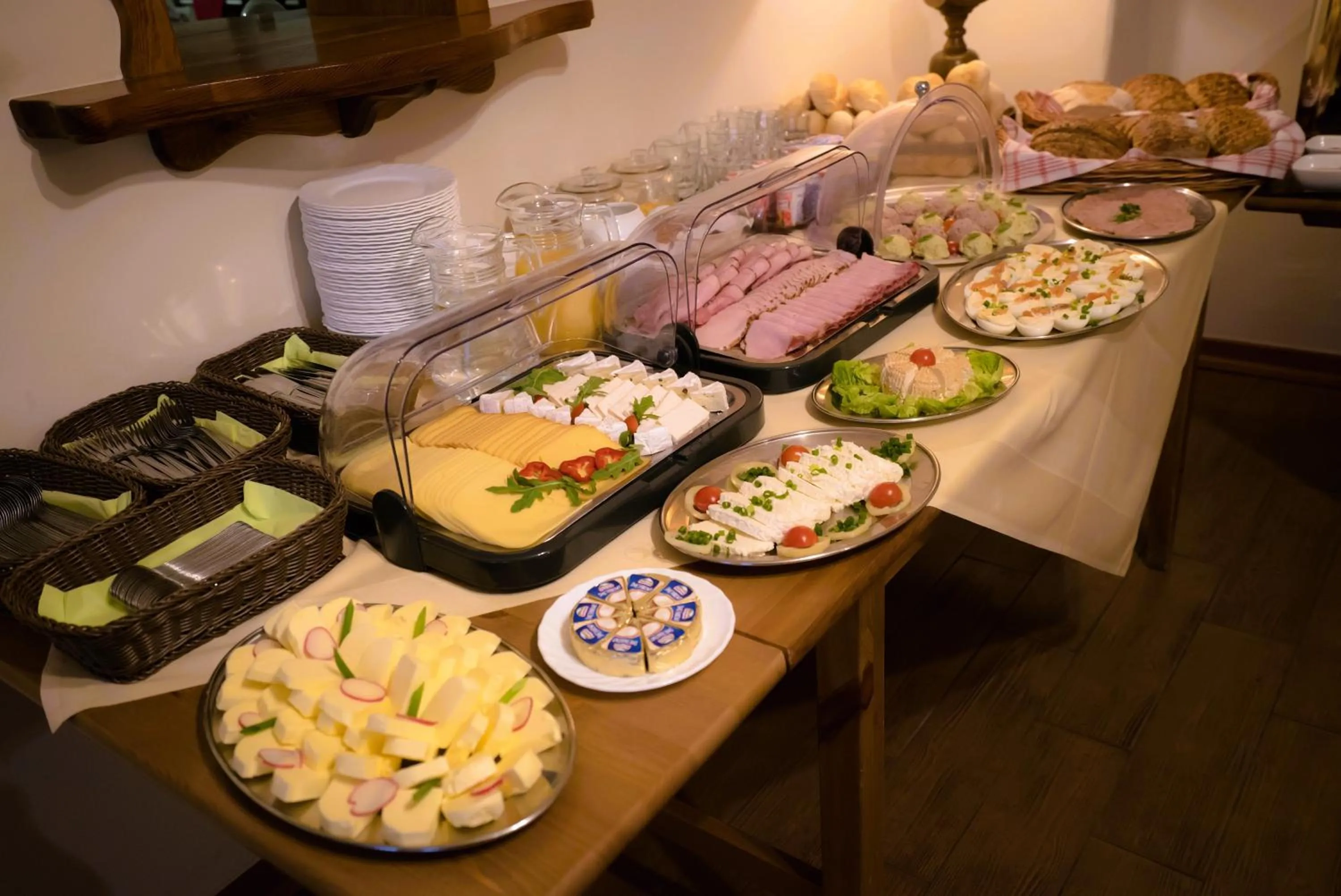 Buffet breakfast in Pensjonat Jeleni Róg