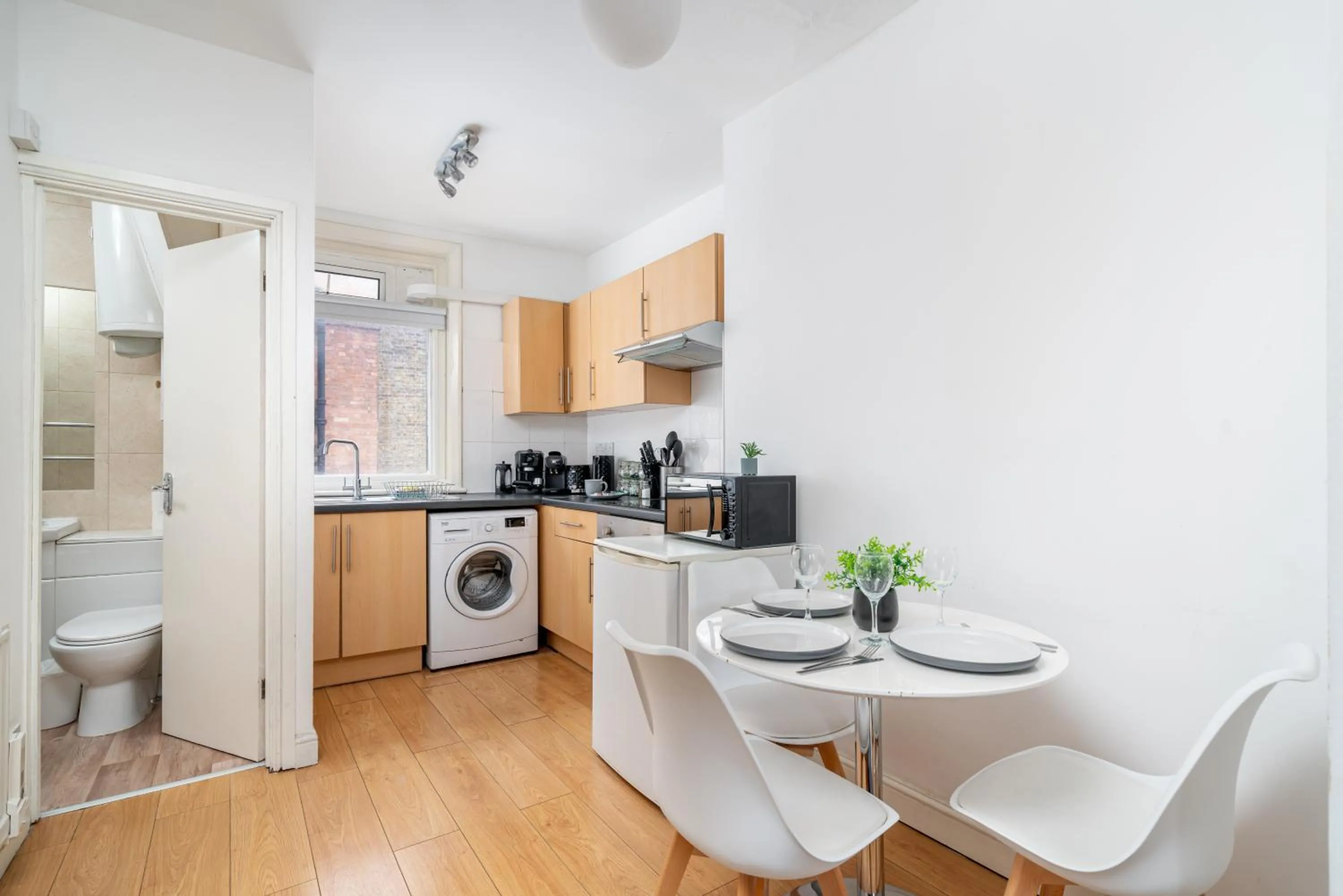 Carnaby & Oxford Street - Central Soho - One Bedroom - Double Bed & SofaBed