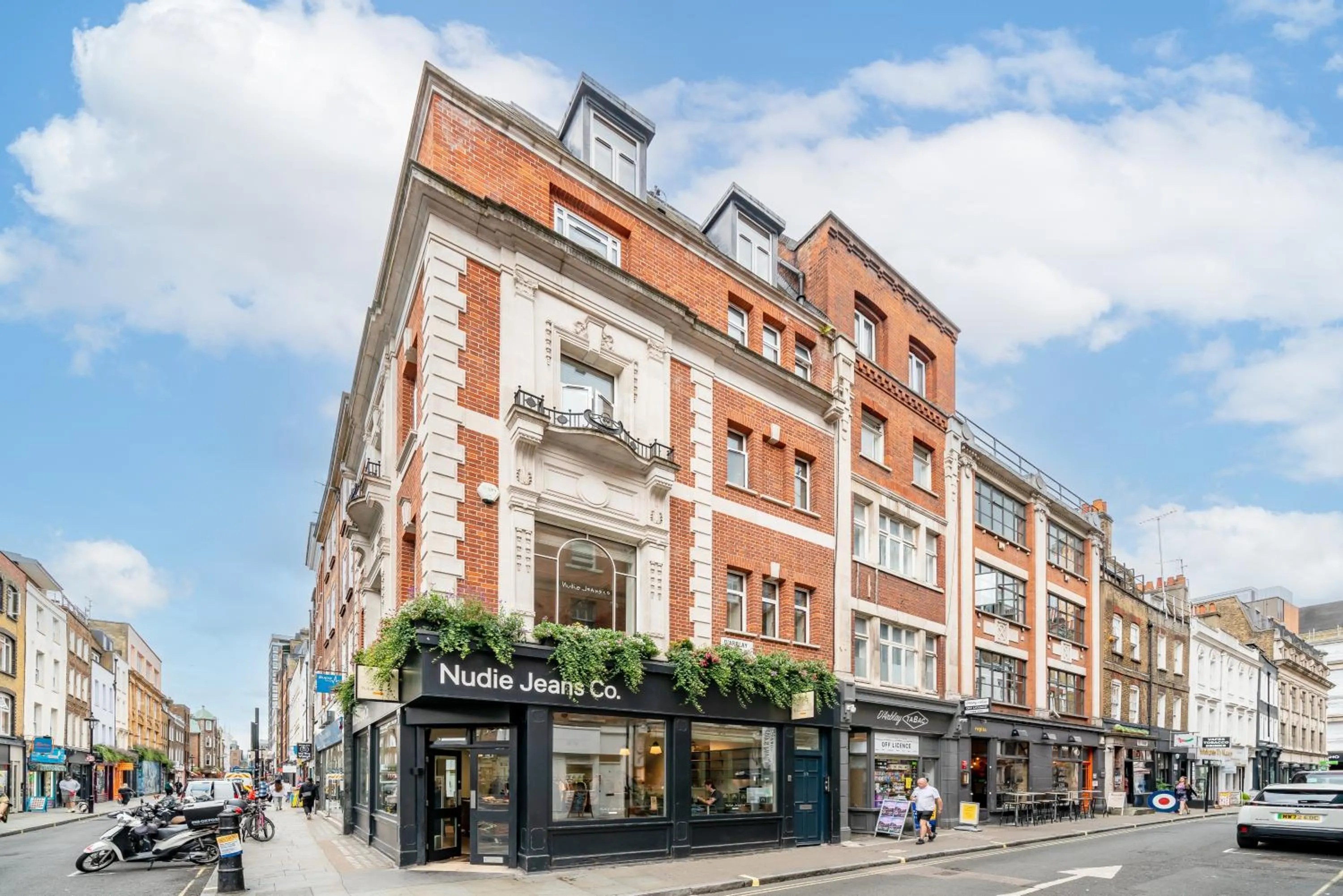 Carnaby & Oxford Street - Central Soho - One Bedroom - Double Bed & SofaBed
