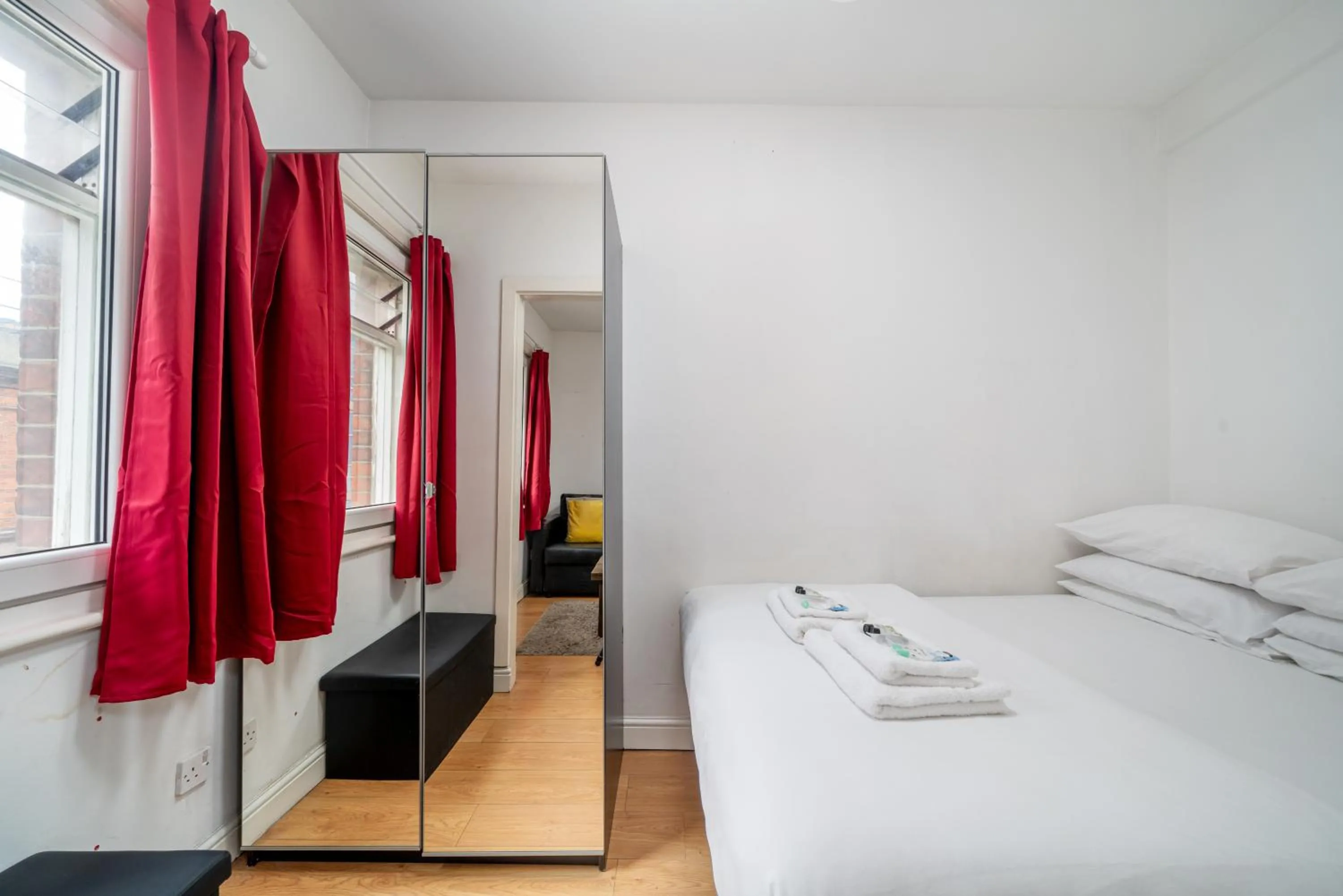 Bed in Carnaby & Oxford Street - Central Soho - One Bedroom - Double Bed & SofaBed