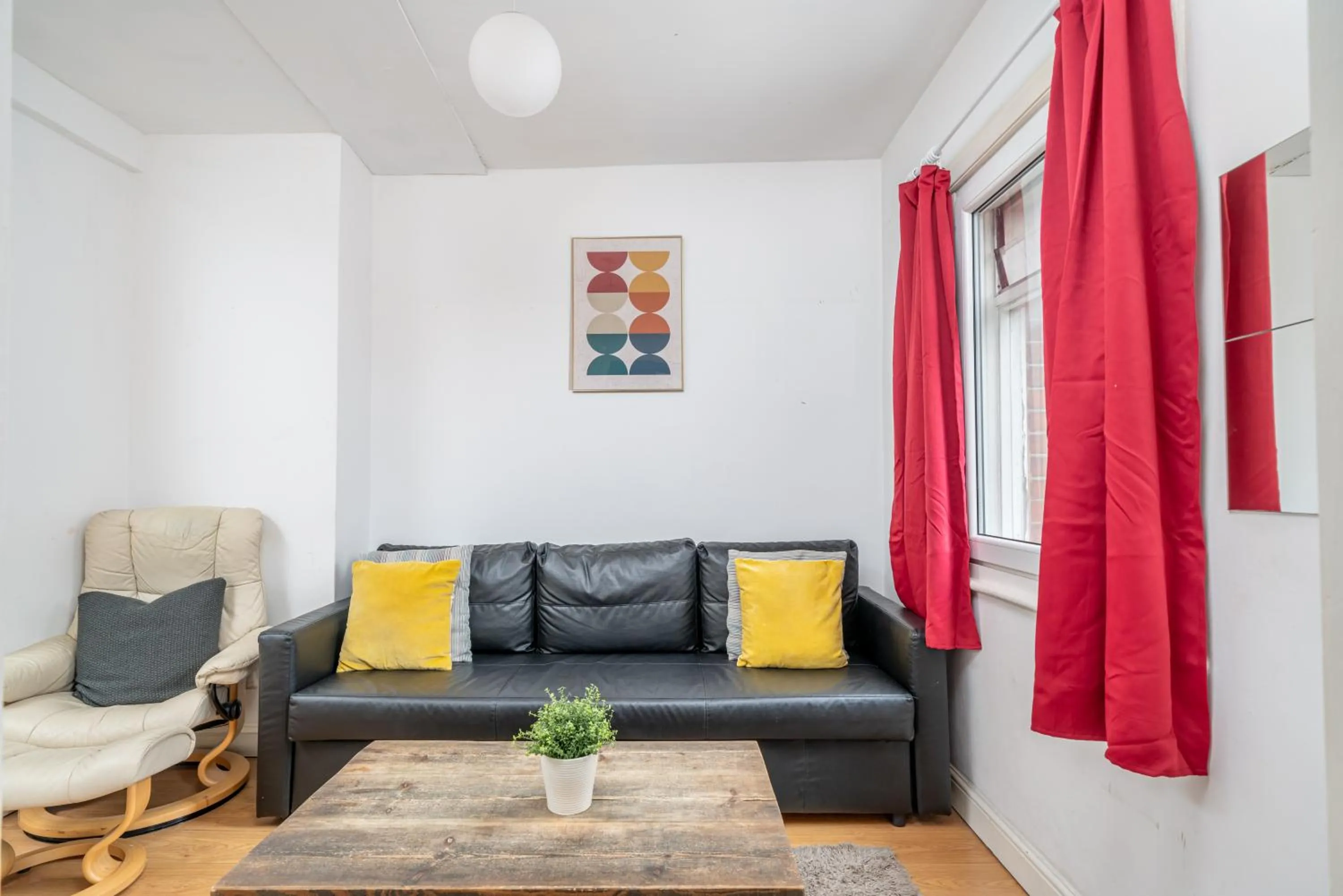 Carnaby & Oxford Street - Central Soho - One Bedroom - Double Bed & SofaBed