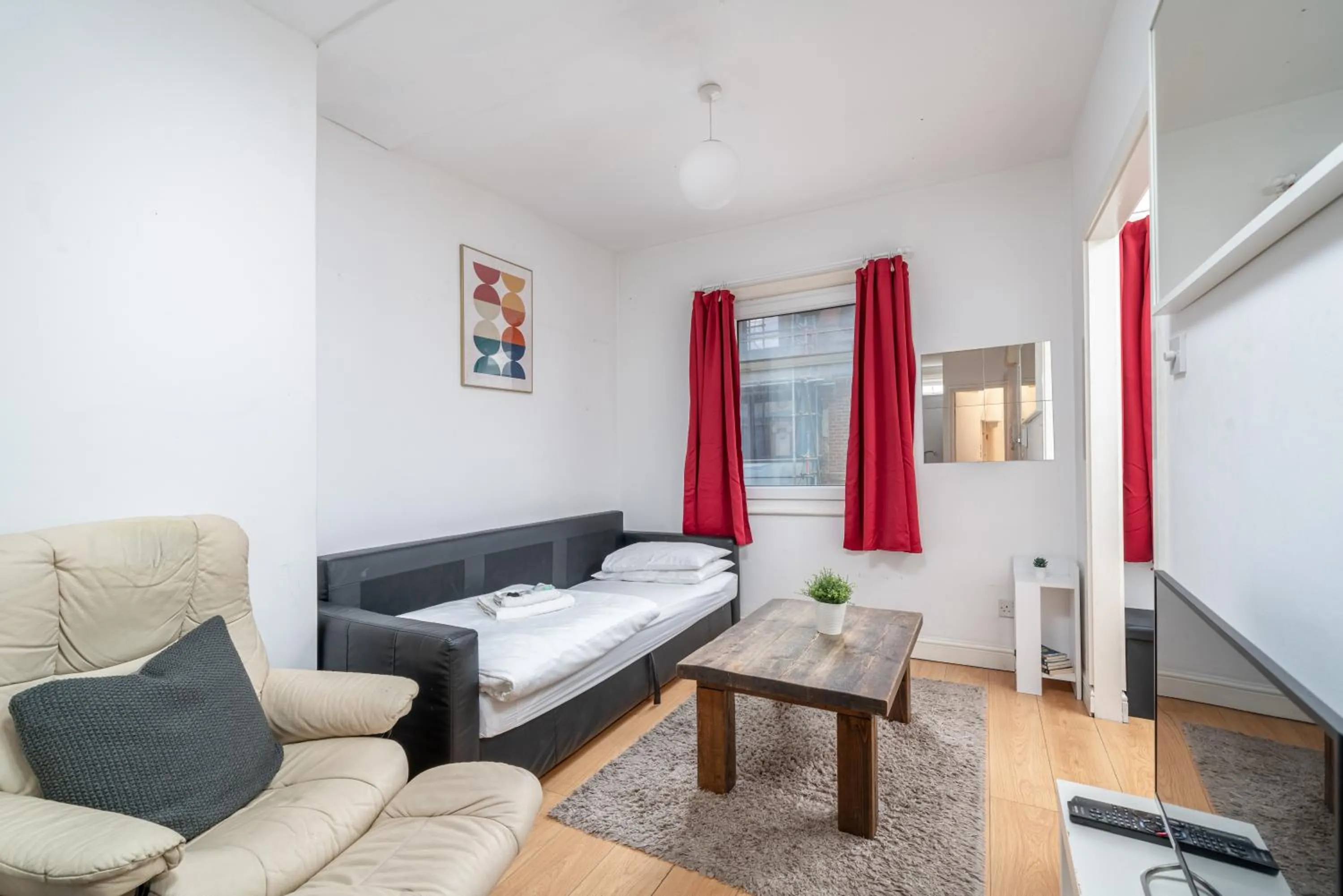 Bed in Carnaby & Oxford Street - Central Soho - One Bedroom - Double Bed & SofaBed