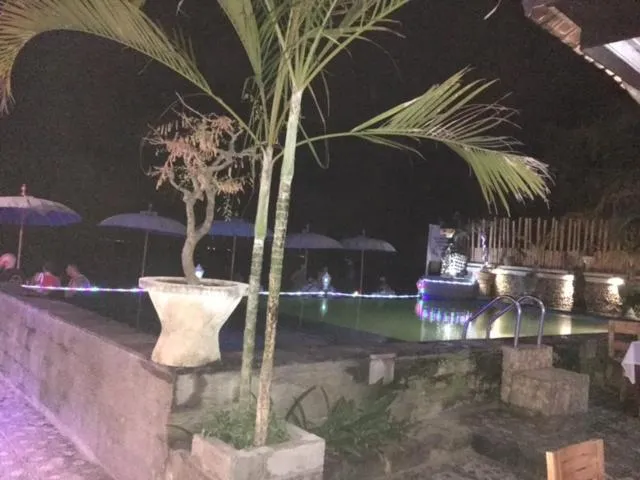 Swimming pool in Linda Beach Hotel