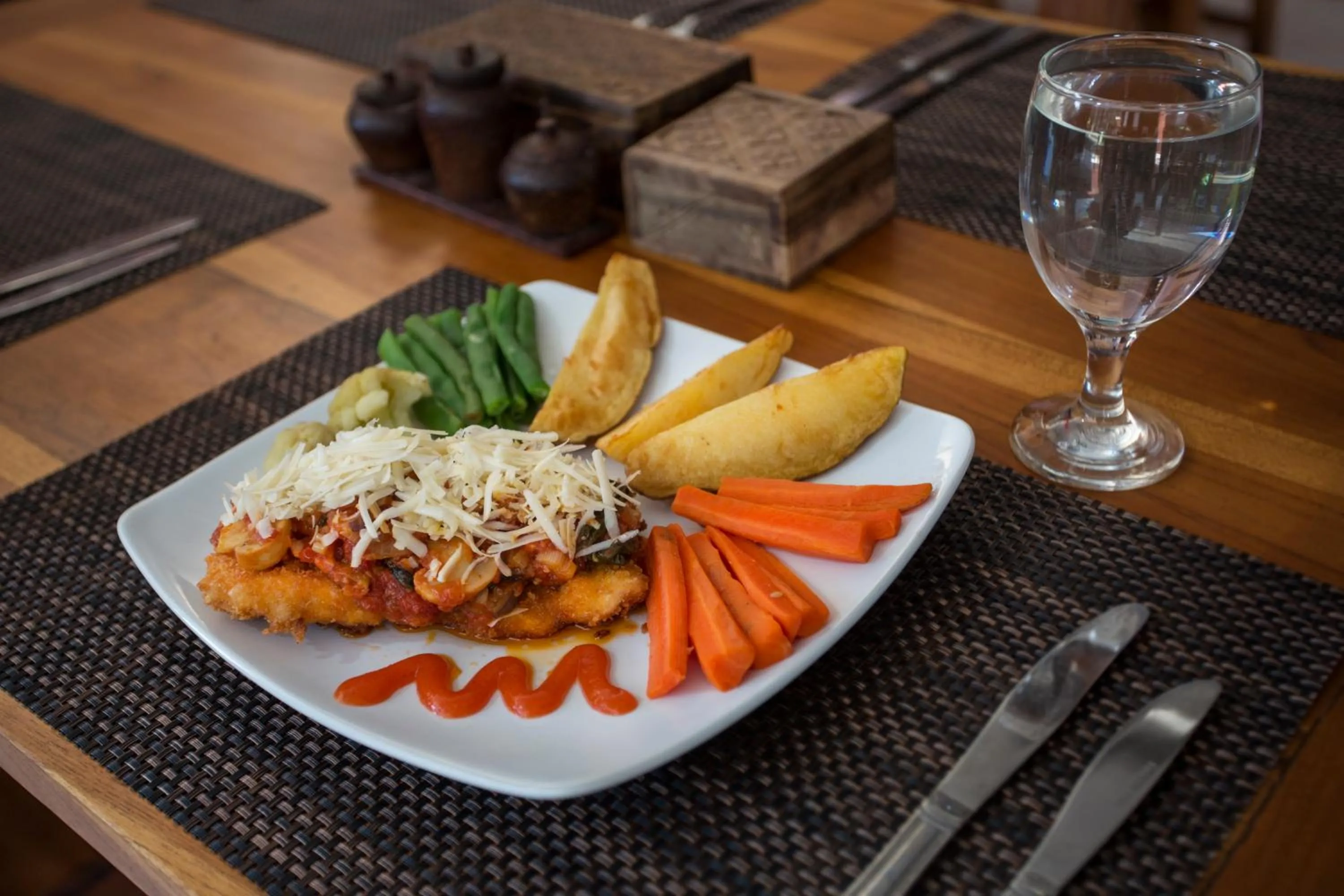 Food in Linda Beach Hotel