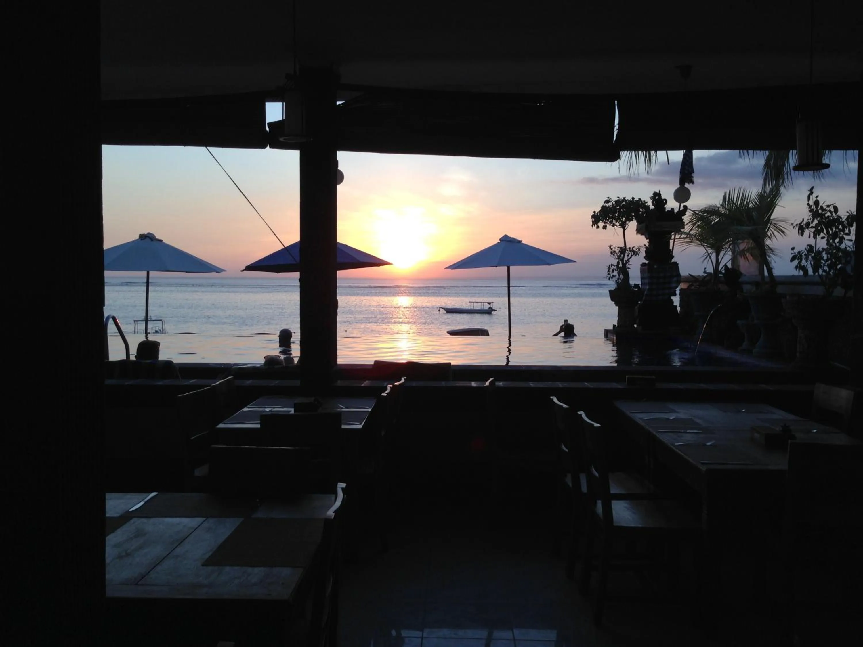 Property building in Linda Beach Hotel