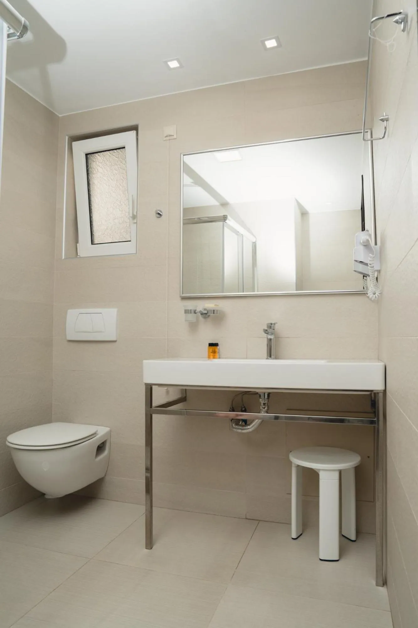 Bathroom in Corinna Mare