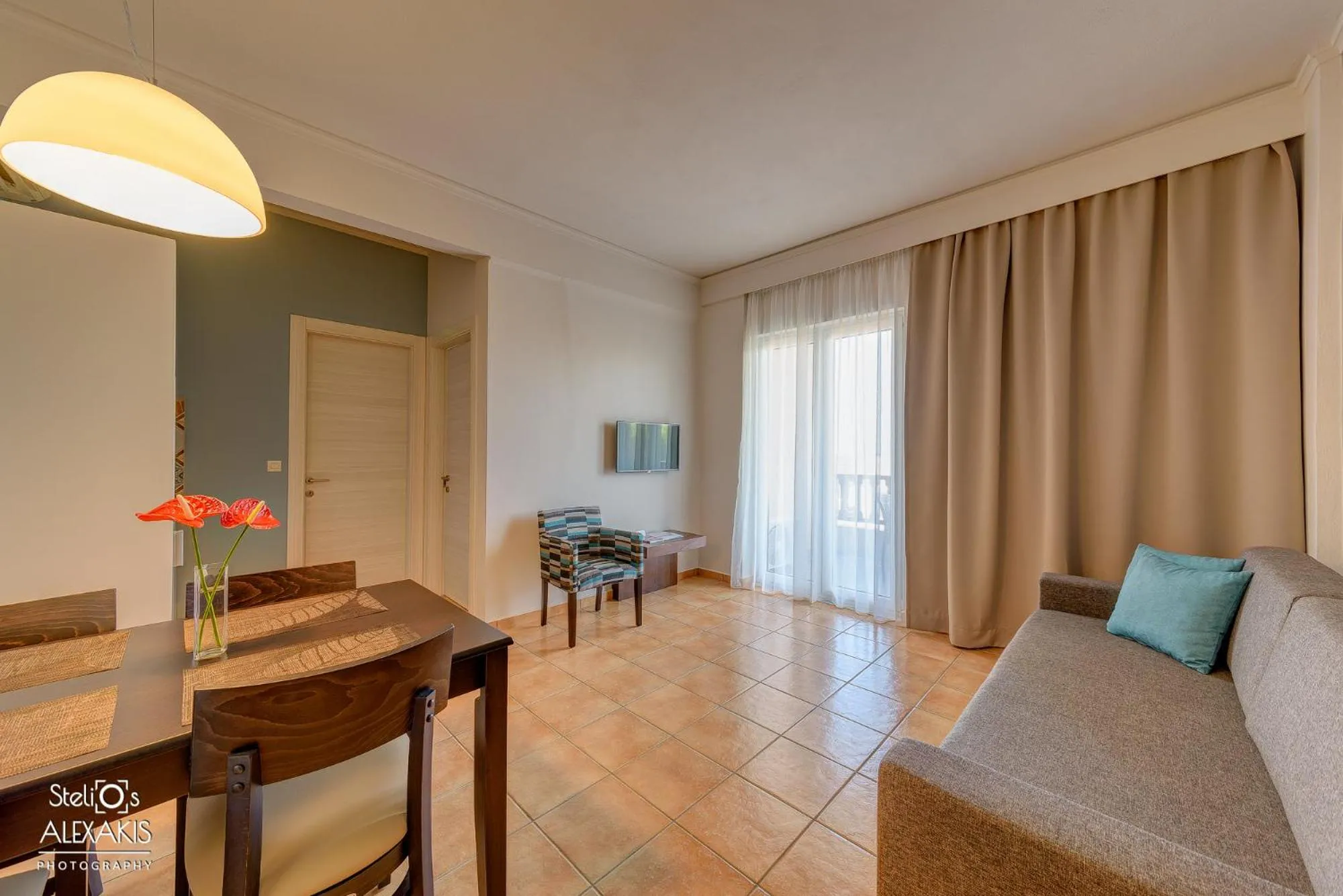 Photo of the whole room in Corinna Mare