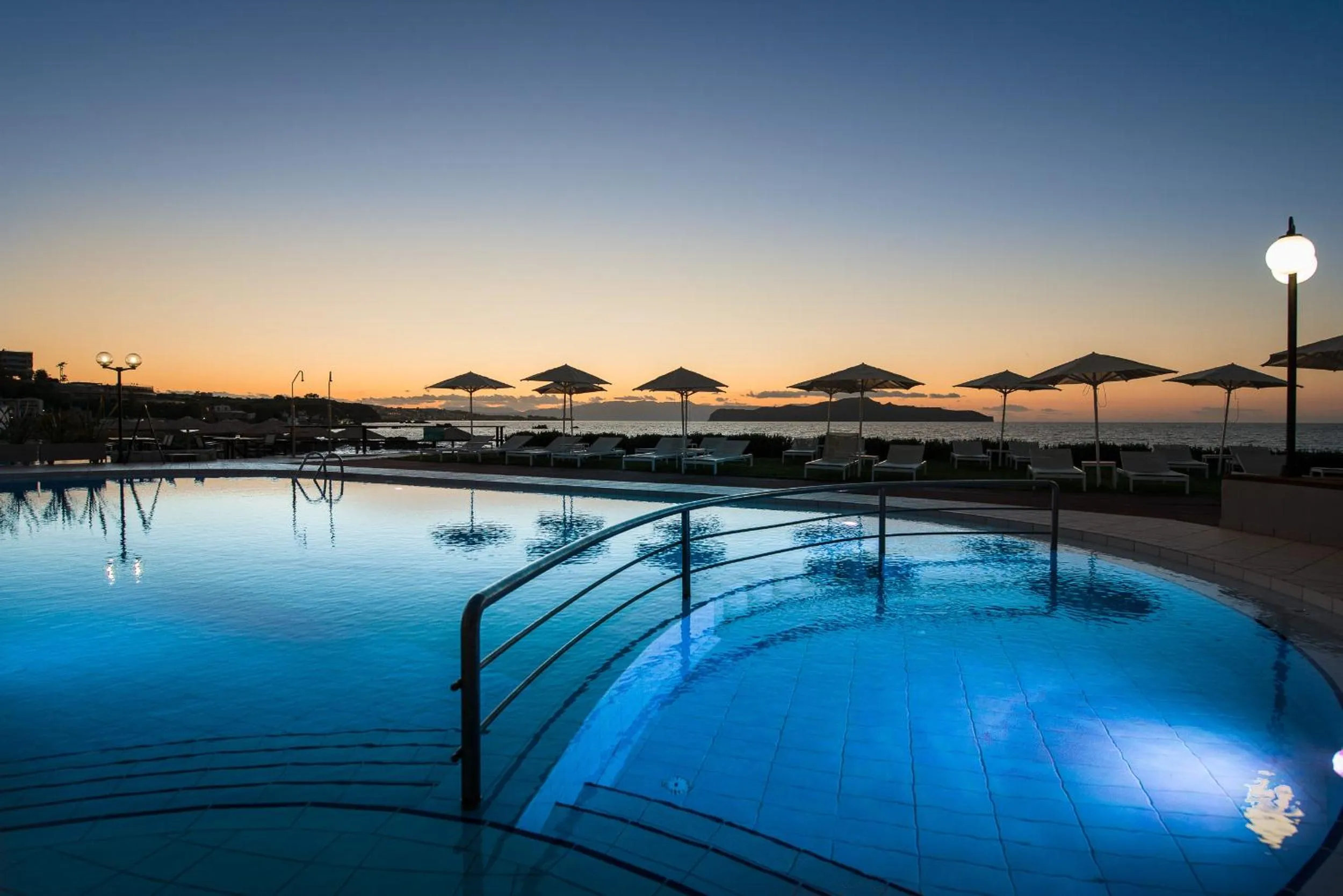 Swimming pool in Corinna Mare