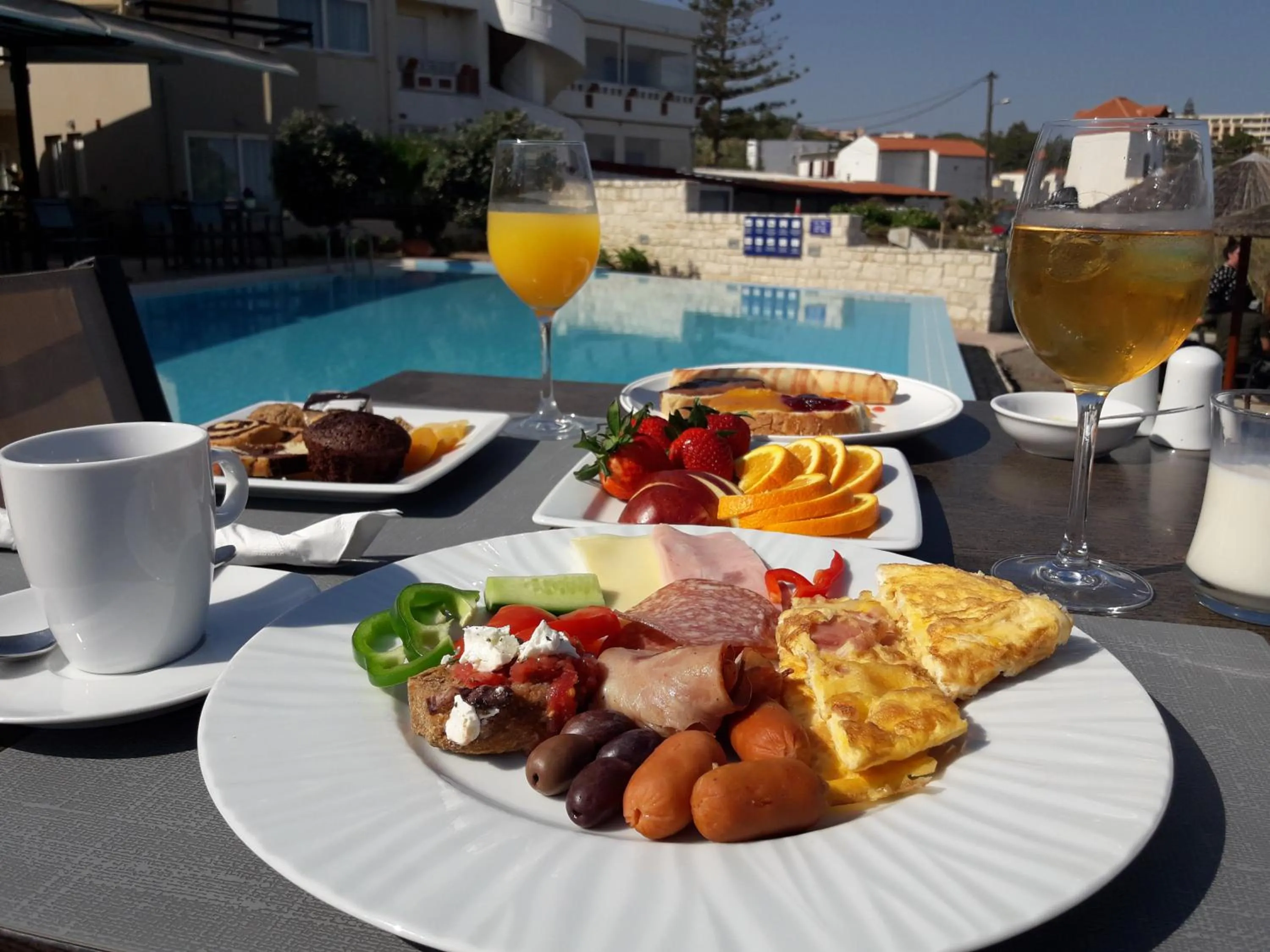 Restaurant/places to eat in Corinna Mare