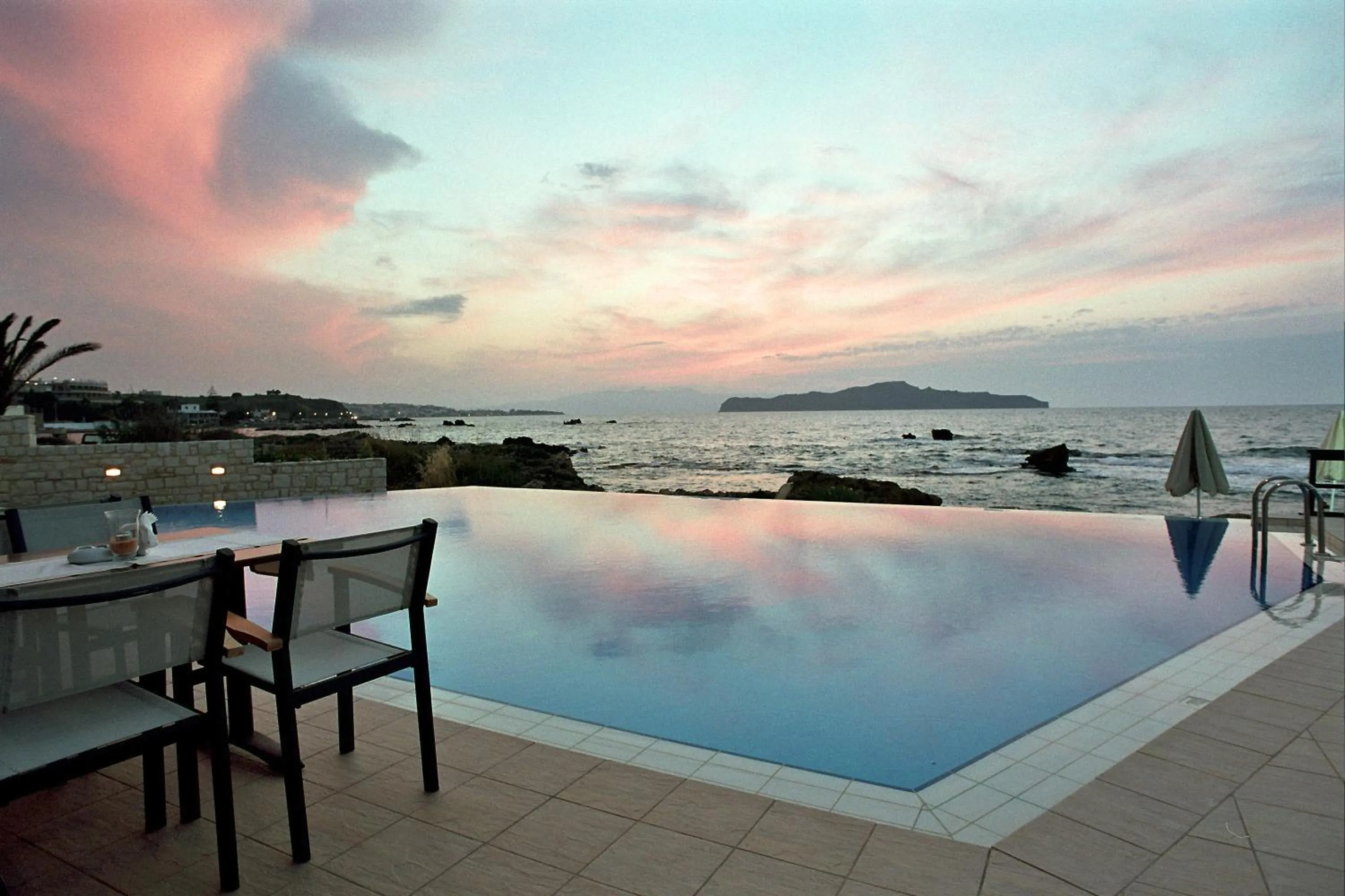 Swimming pool in Corinna Mare