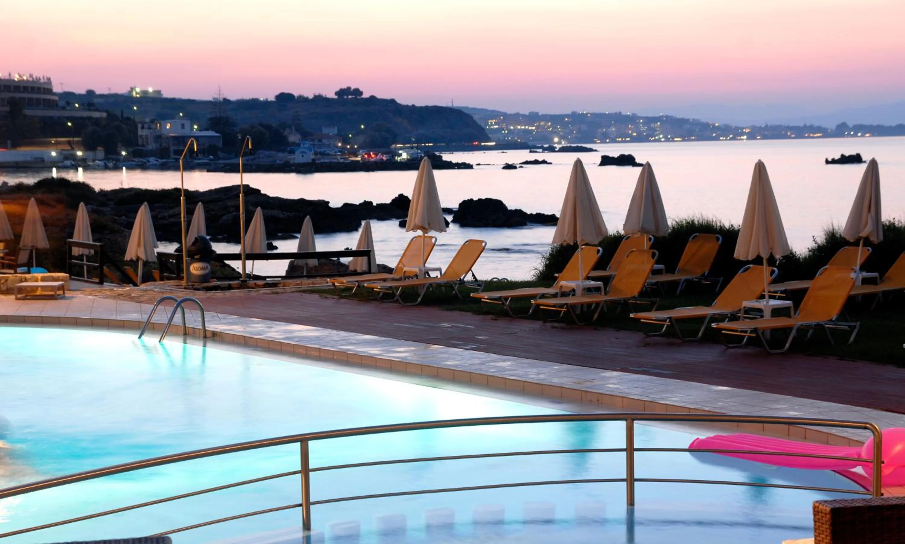 Swimming pool in Corinna Mare