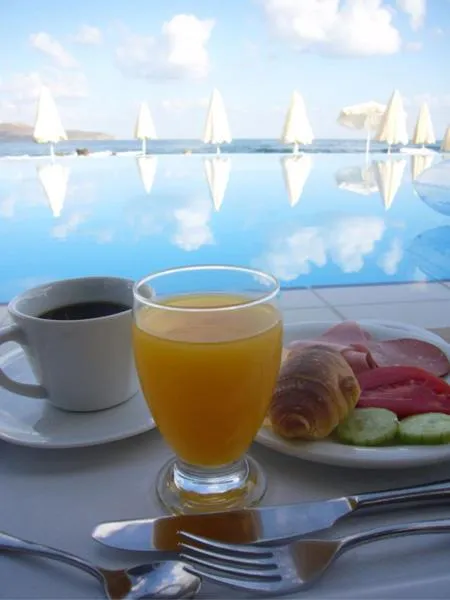 Restaurant/places to eat in Corinna Mare