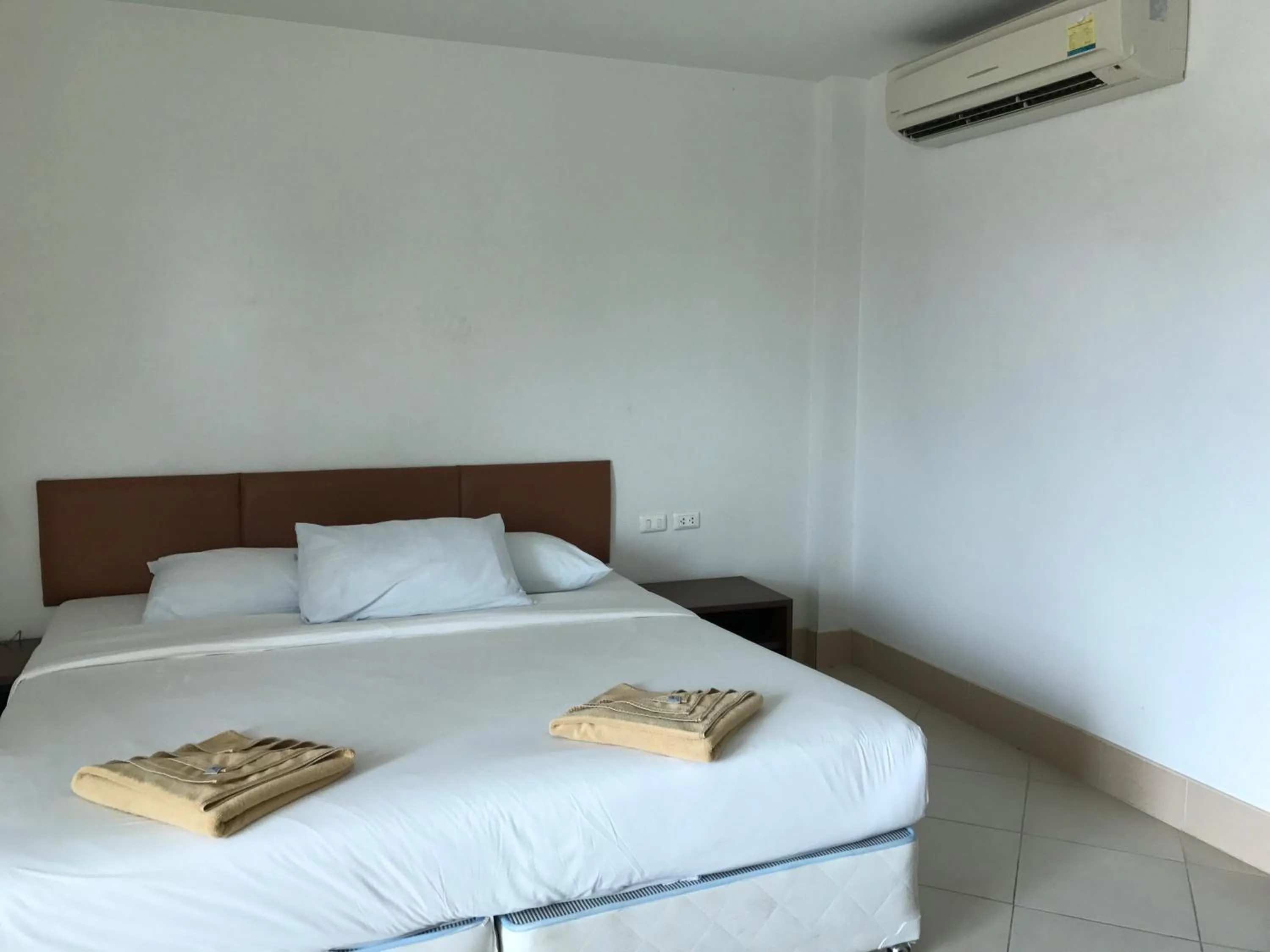 Bed in Baan Petcharat