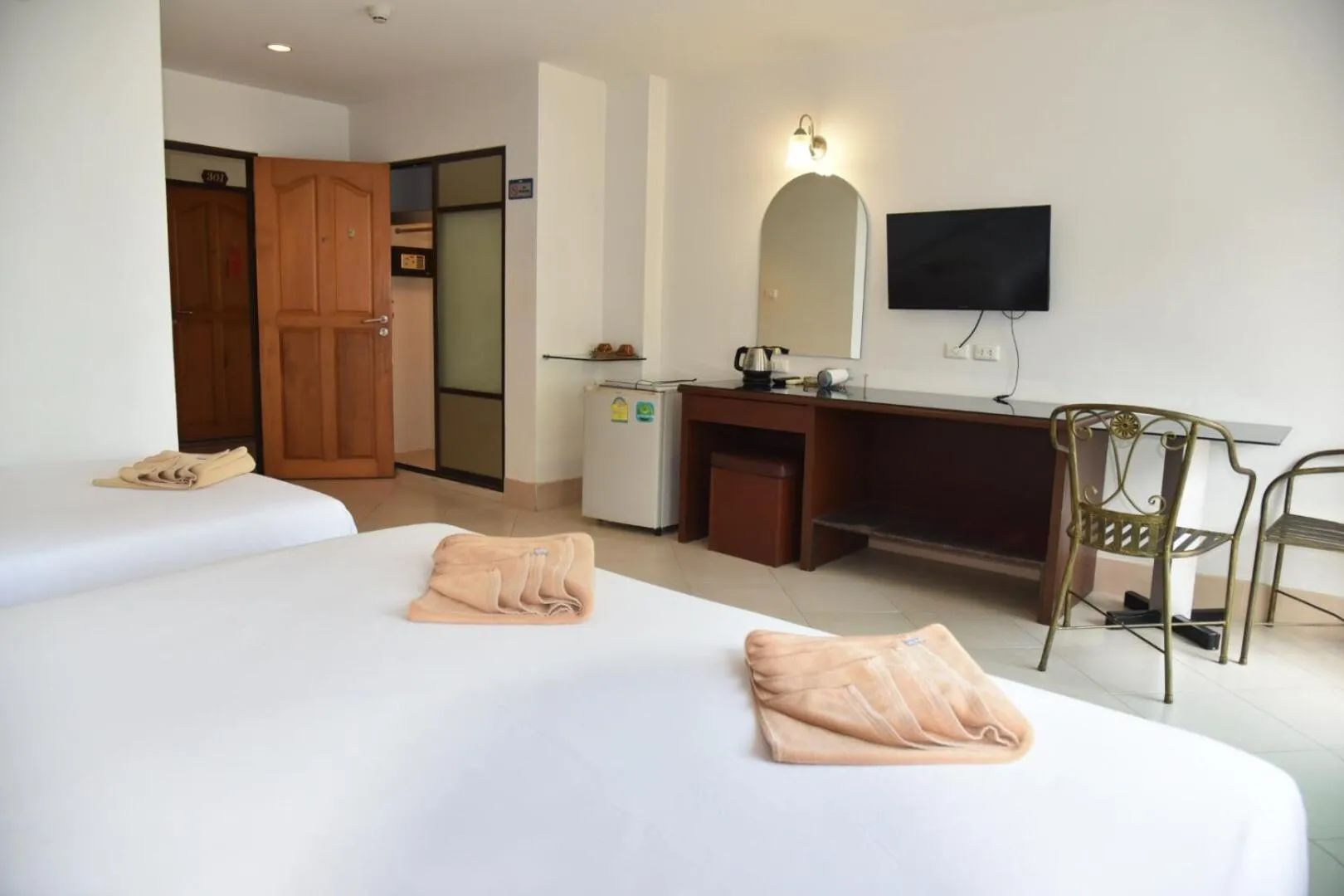 Bed in Baan Petcharat