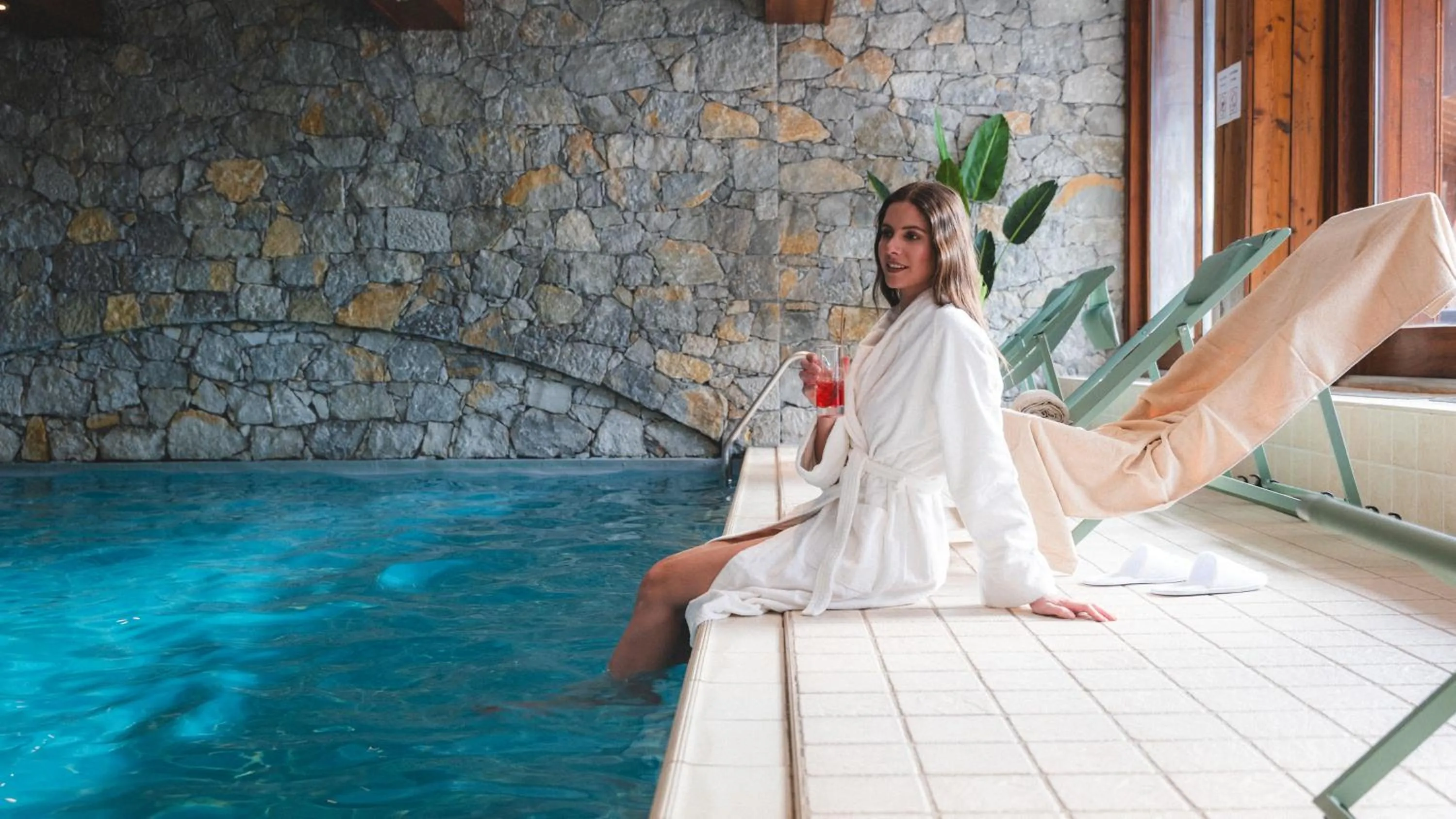 Swimming pool in Hotel Mont Vallon