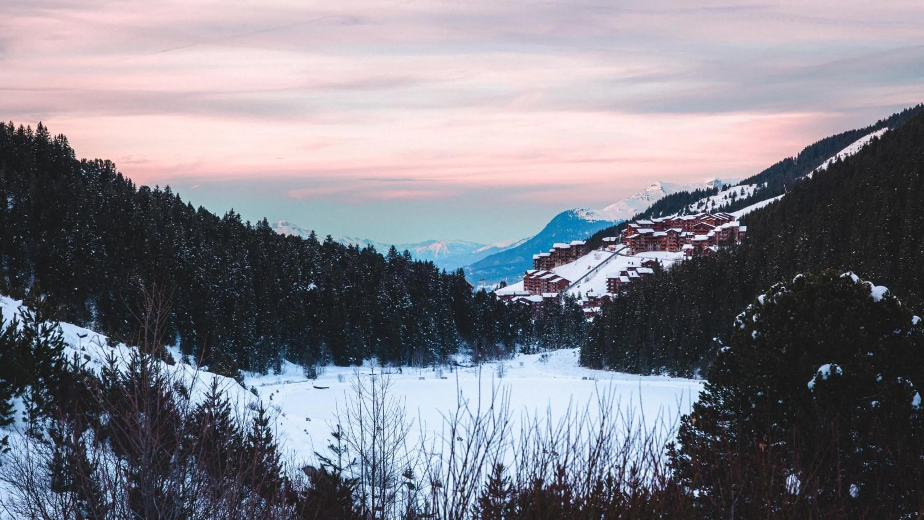 Skiing in Hotel Mont Vallon