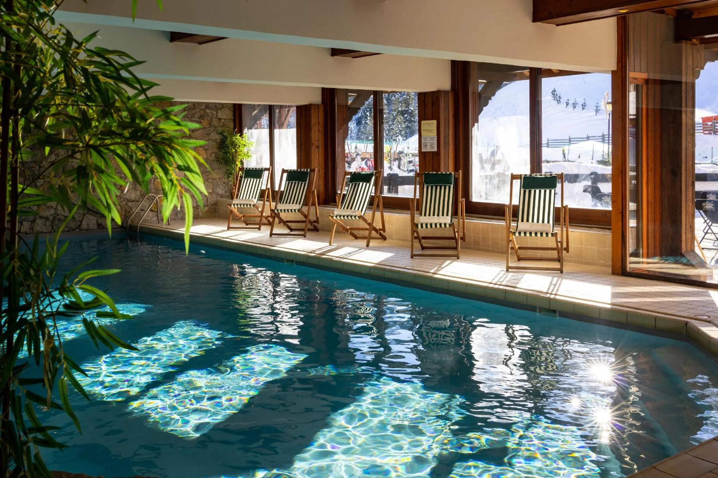 Swimming pool in Hotel Mont Vallon