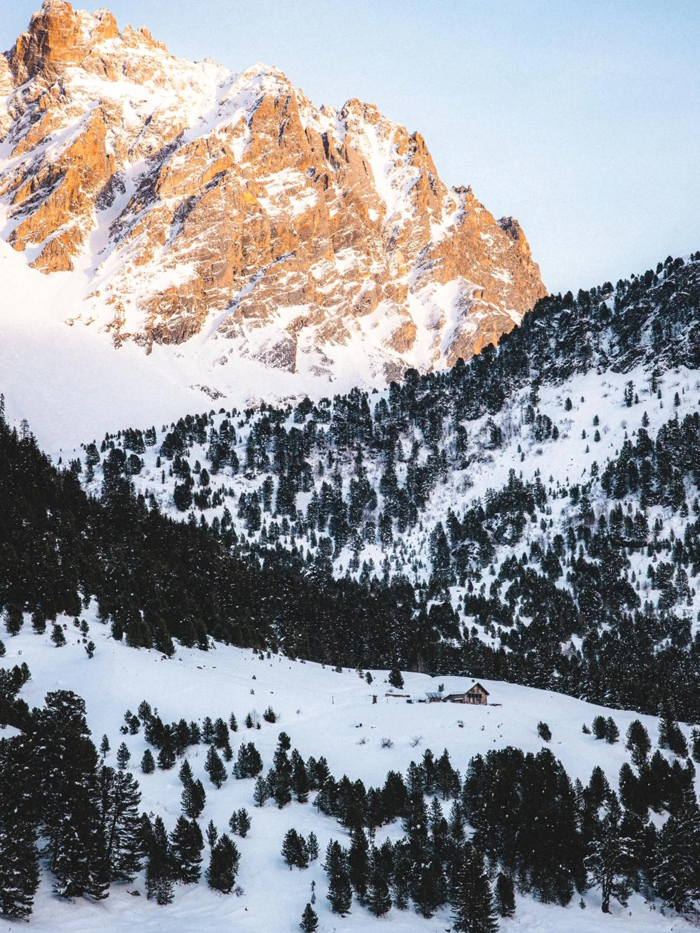Skiing in Hotel Mont Vallon