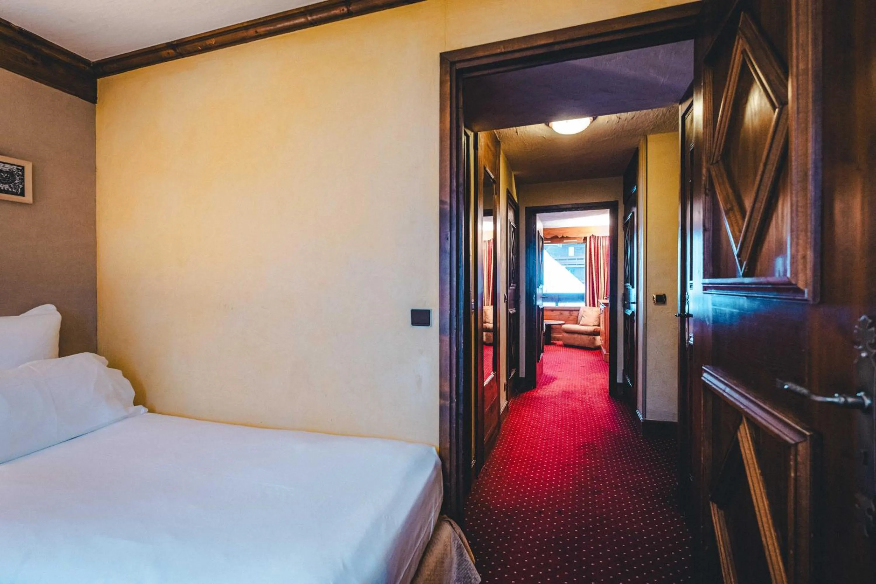 Photo of the whole room, Bed in Hotel Mont Vallon