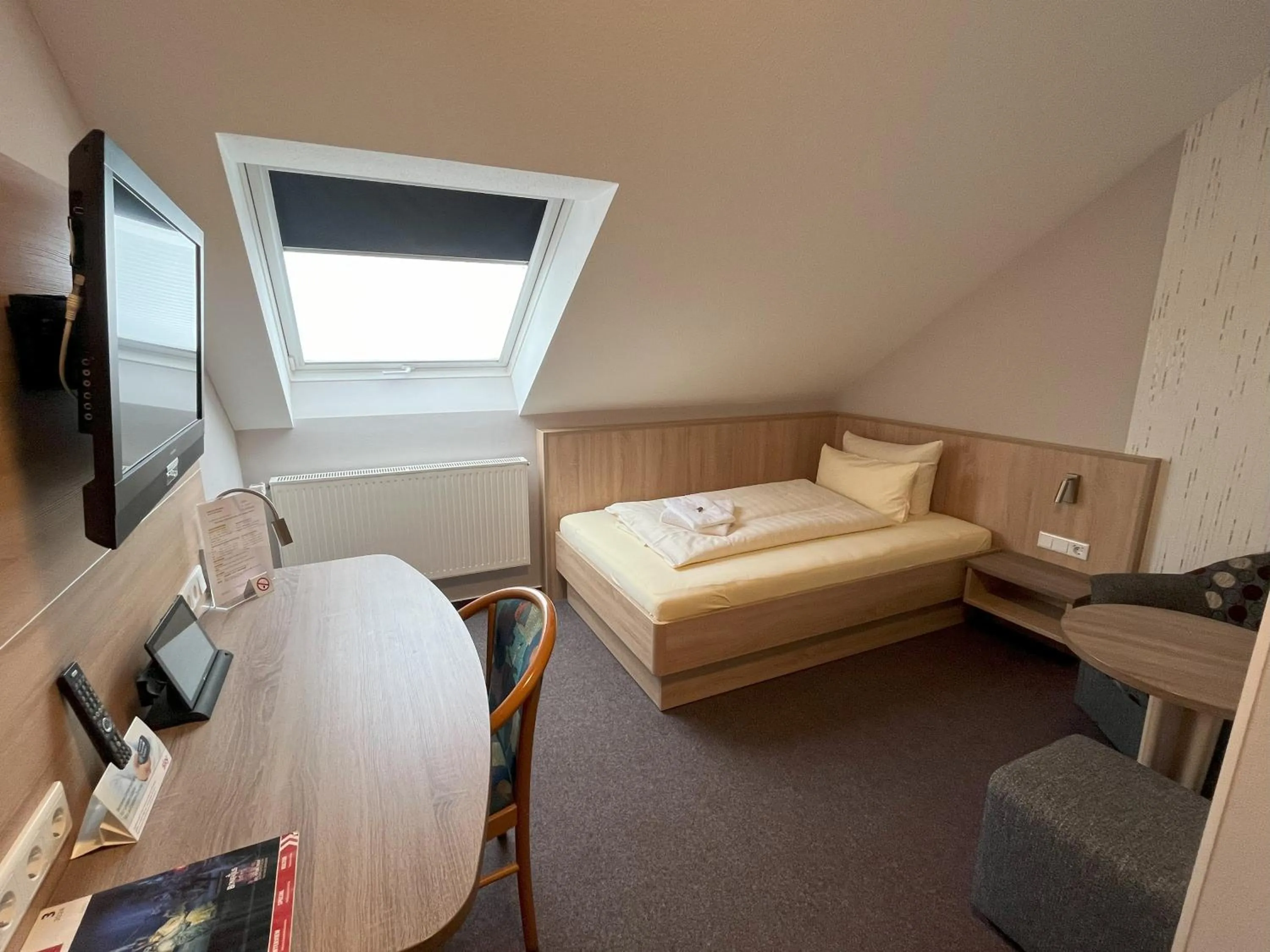 Bed in Hotel am Steinertsee - Kassel-Ost