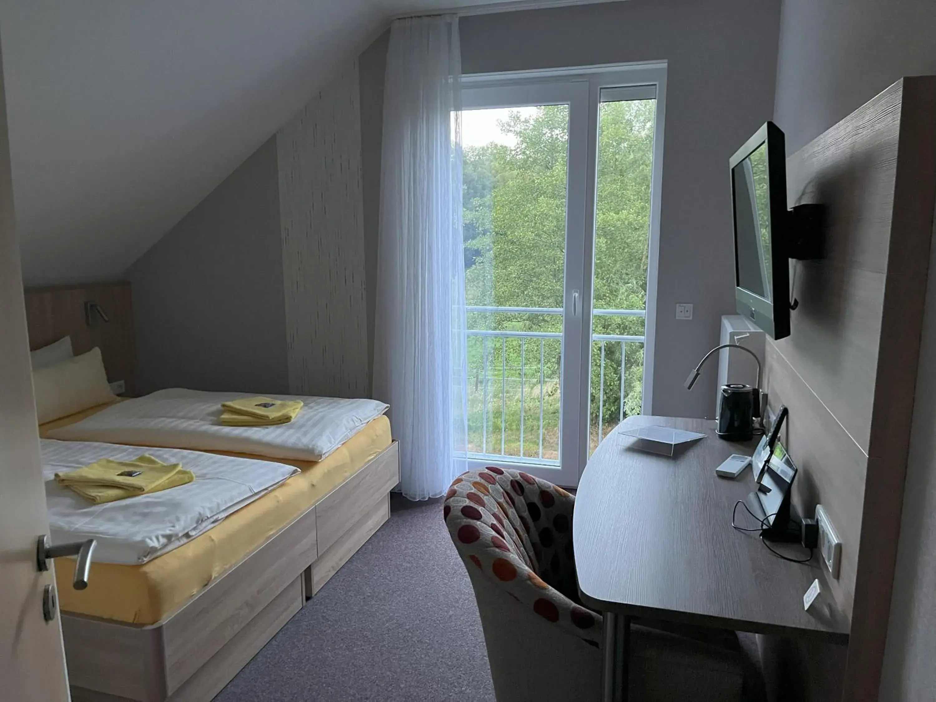 Small Double Room in Hotel am Steinertsee - Kassel-Ost Small Double Room in Hotel am Steinertsee - Kassel-Ost
