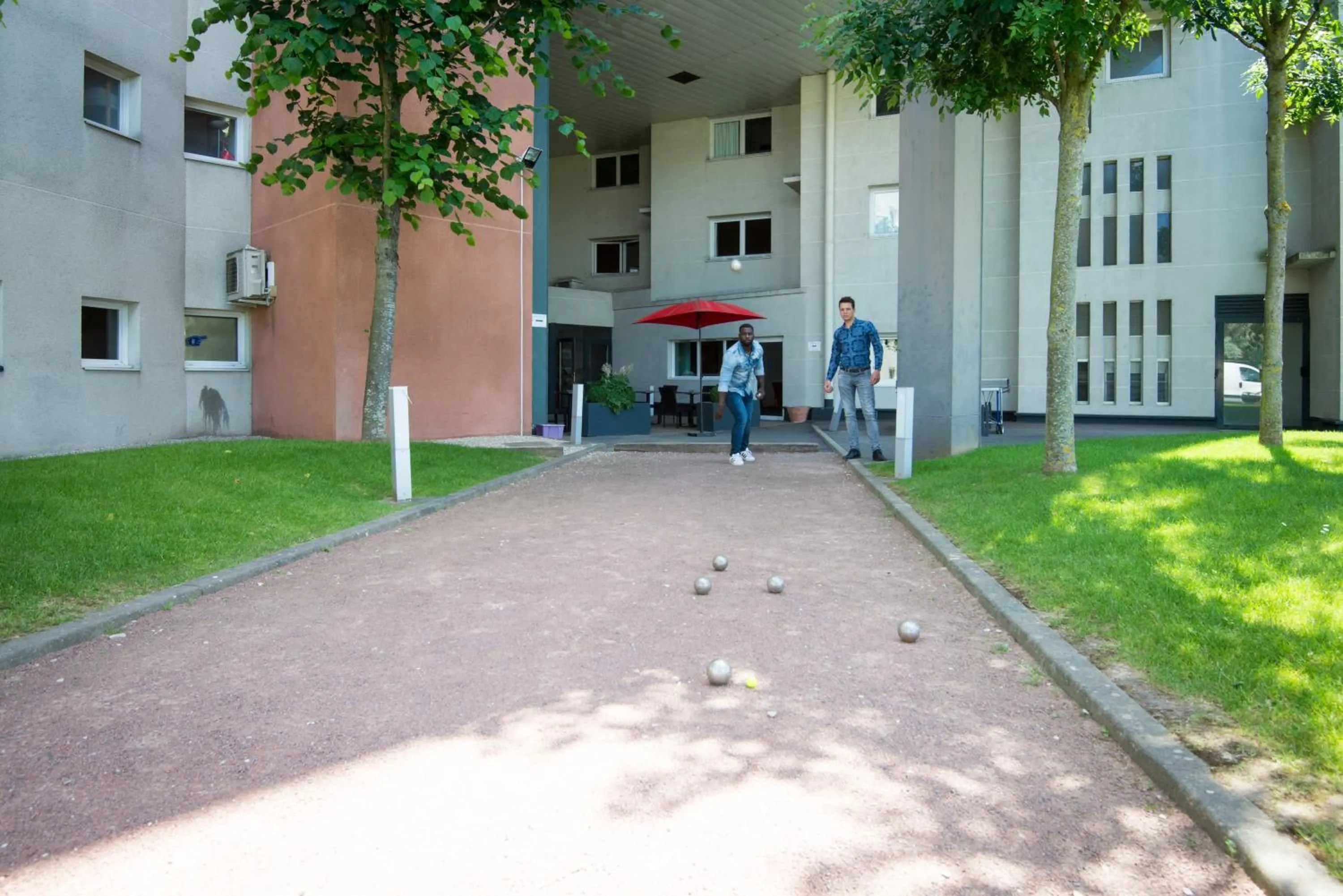 Garden in Ibis Orly Chevilly Tram 7