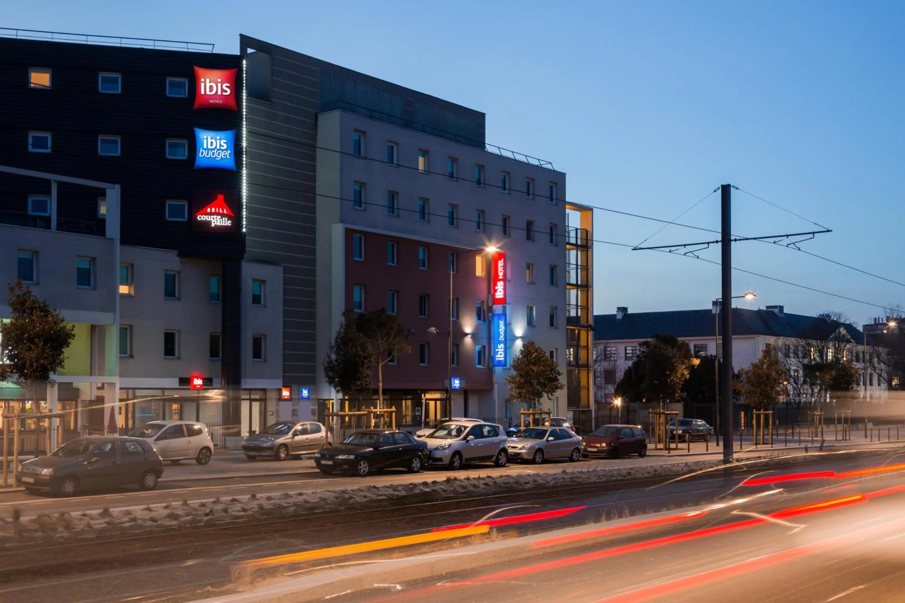 Facade/entrance in Ibis Orly Chevilly Tram 7