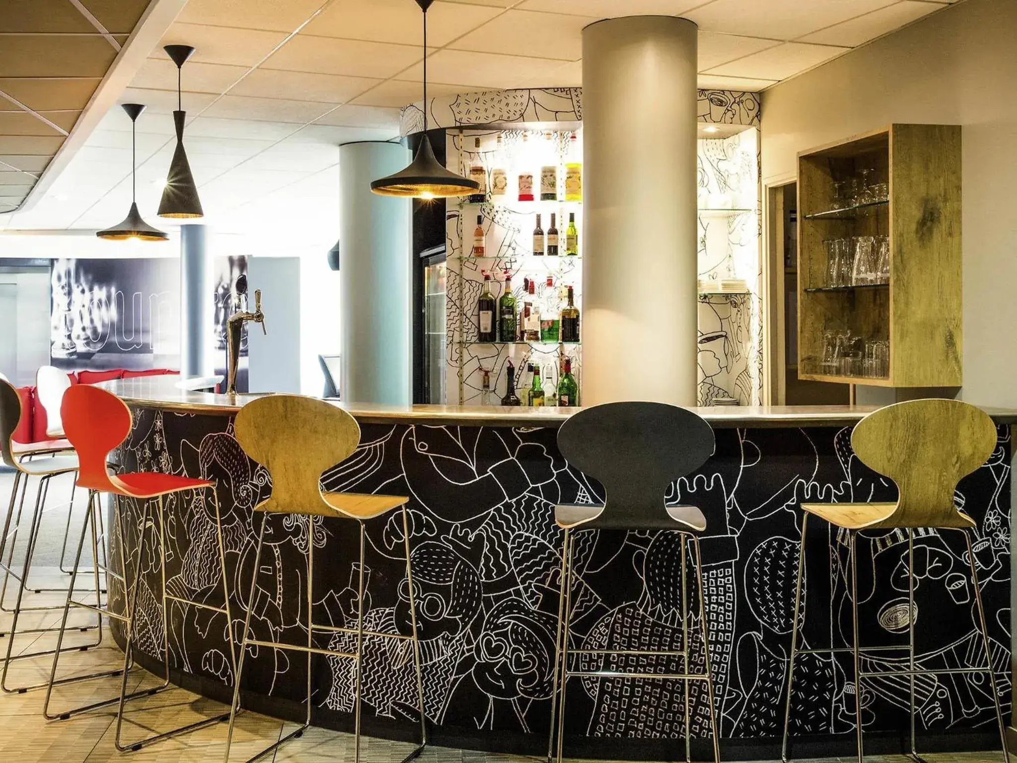 Lounge or bar in Ibis Orly Chevilly Tram 7 Lounge or bar in Ibis Orly Chevilly Tram 7