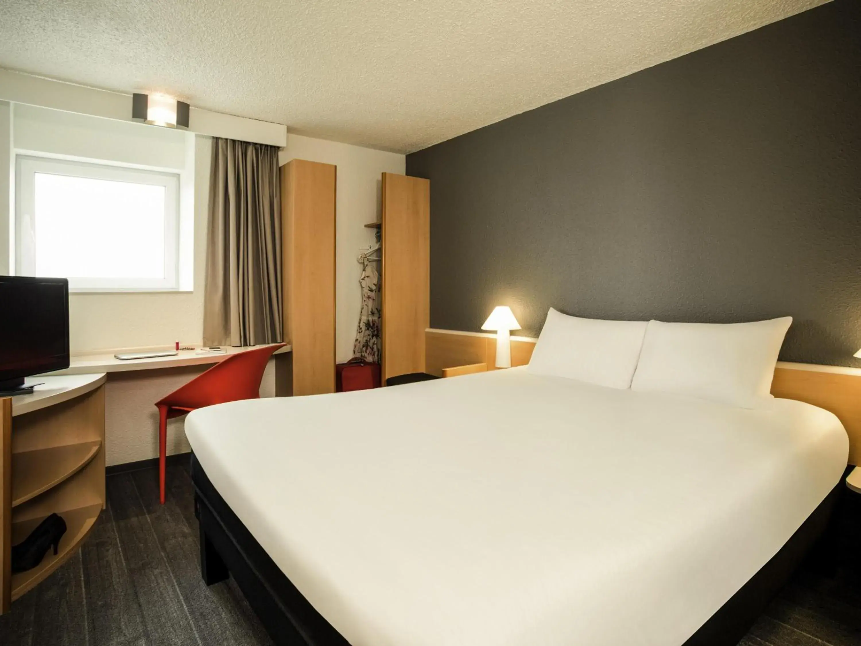 Standard Double Room in Ibis Orly Chevilly Tram 7 Standard Double Room in Ibis Orly Chevilly Tram 7