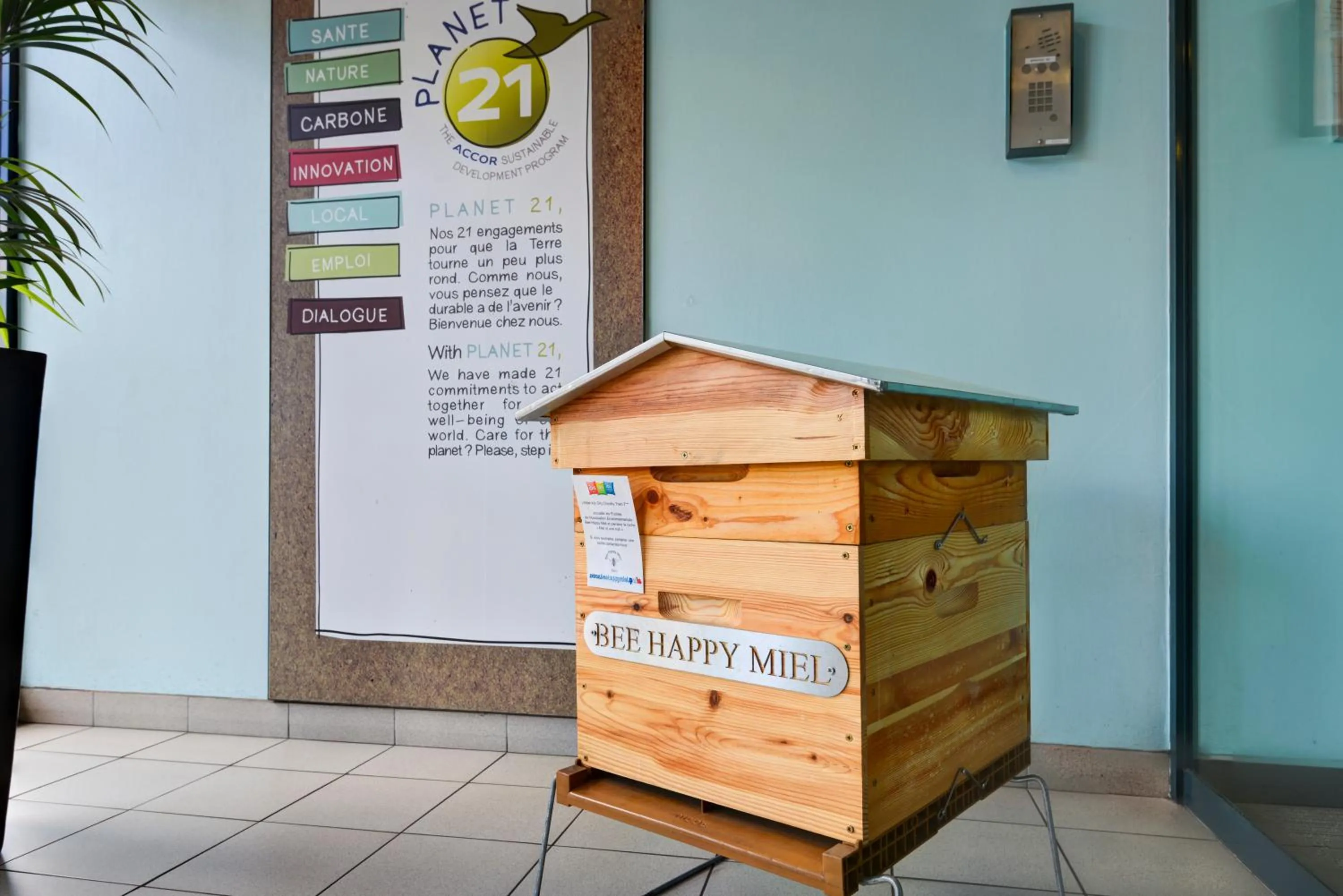 Patio in Ibis Orly Chevilly Tram 7