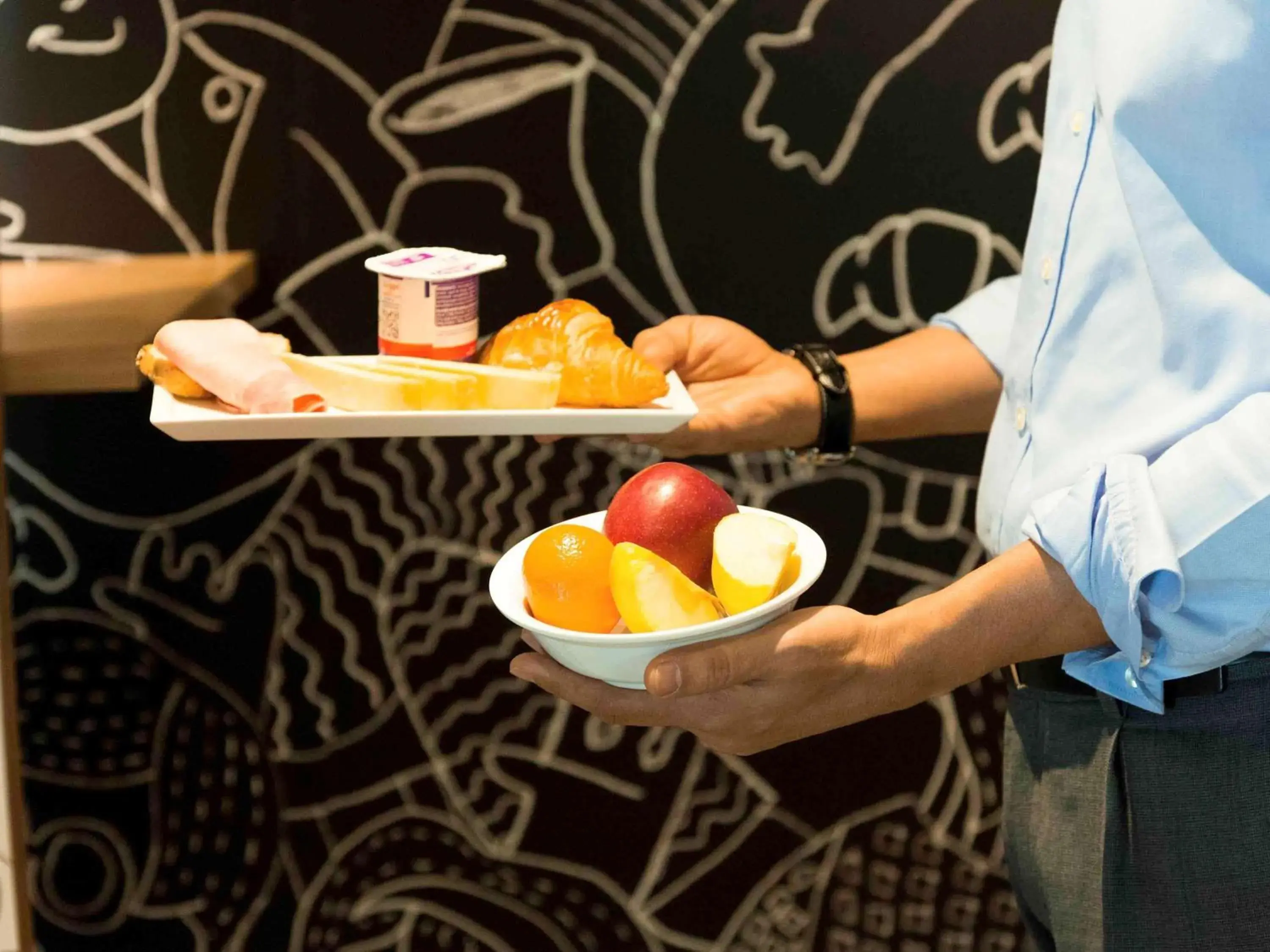 Restaurant/places to eat in Ibis Orly Chevilly Tram 7 Restaurant/places to eat in Ibis Orly Chevilly Tram 7