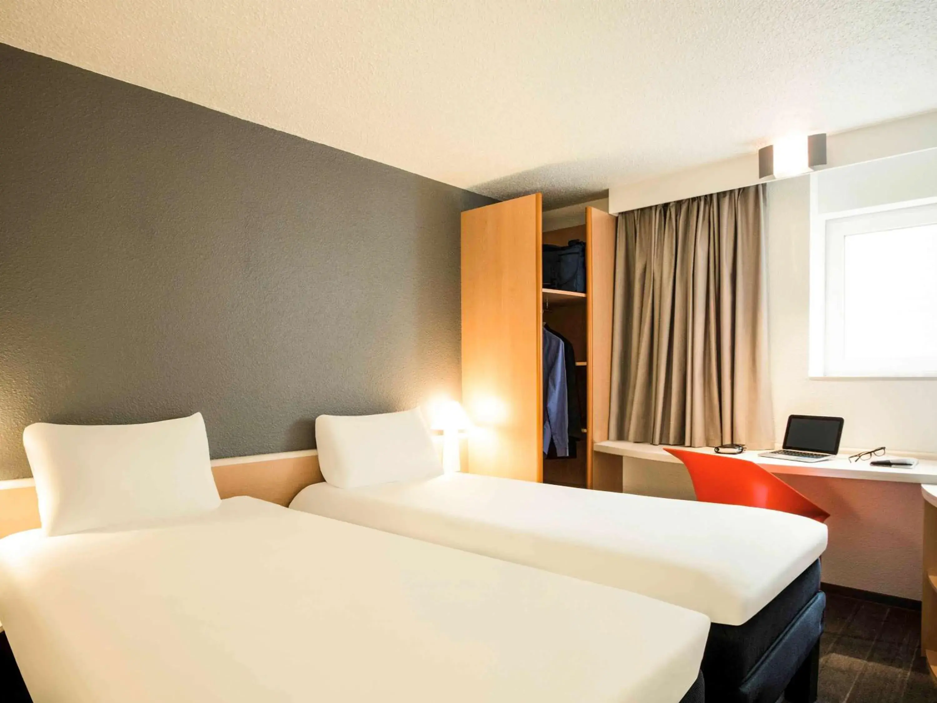 Photo of the whole room, Bed in Ibis Orly Chevilly Tram 7 Photo of the whole room, Bed in Ibis Orly Chevilly Tram 7