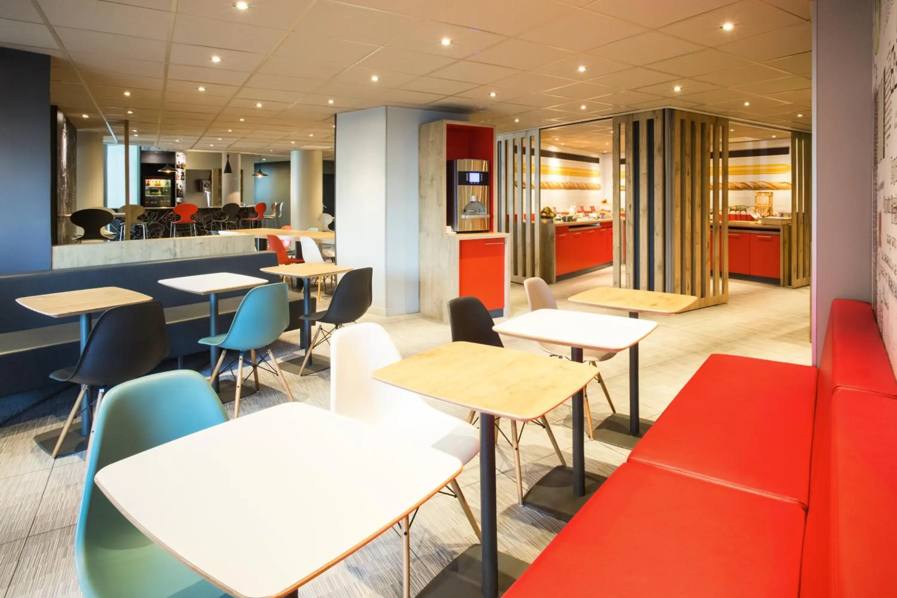 Restaurant/places to eat in Ibis Orly Chevilly Tram 7 Restaurant/places to eat in Ibis Orly Chevilly Tram 7