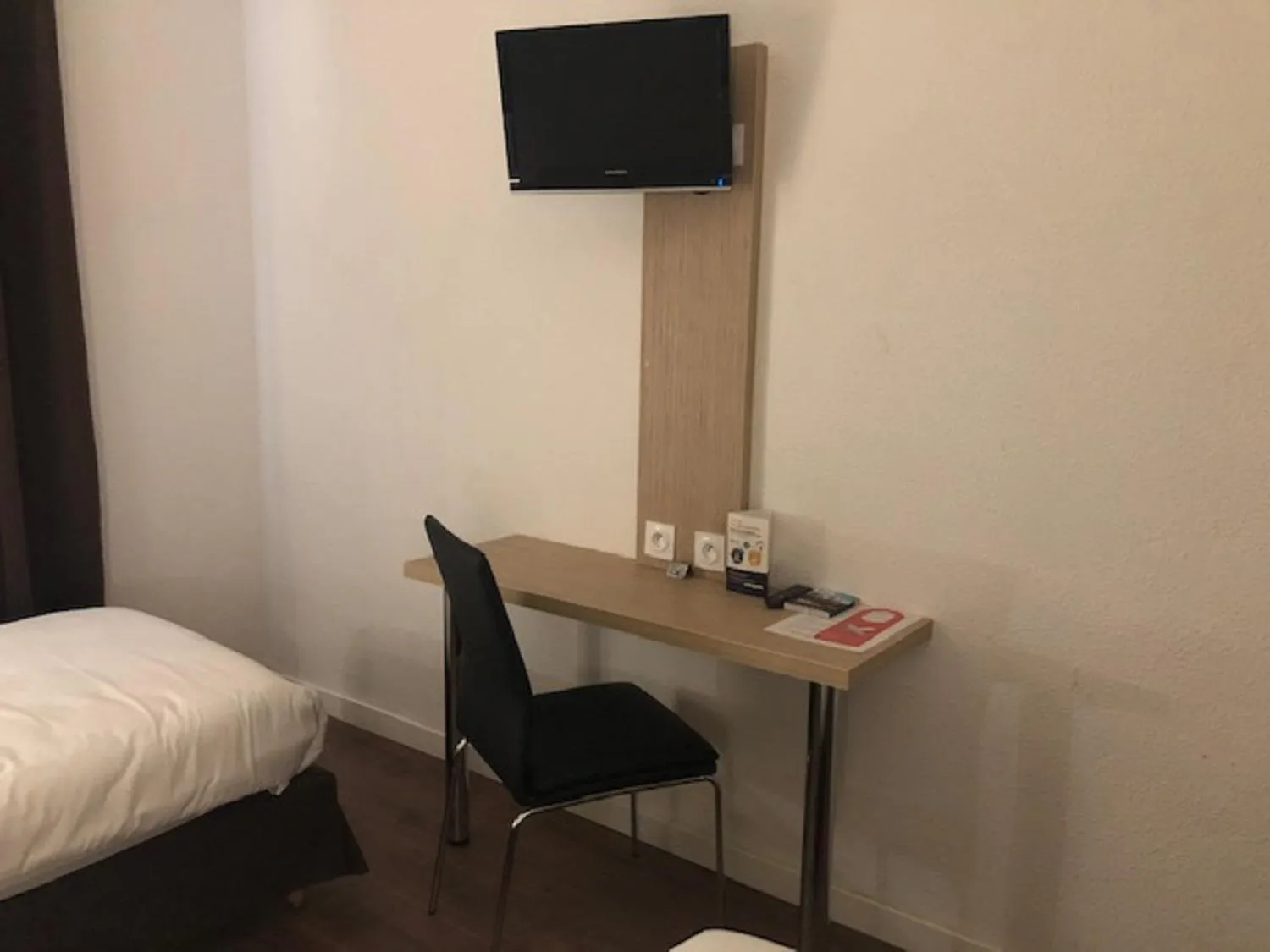 Seating area, Bed in Hotel de Bordeaux