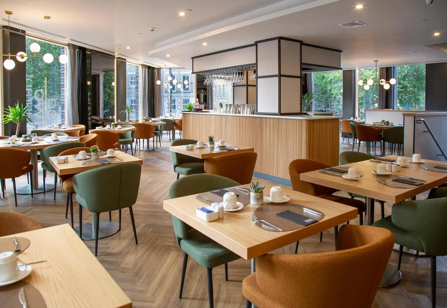 Restaurant/places to eat in H10 London Waterloo